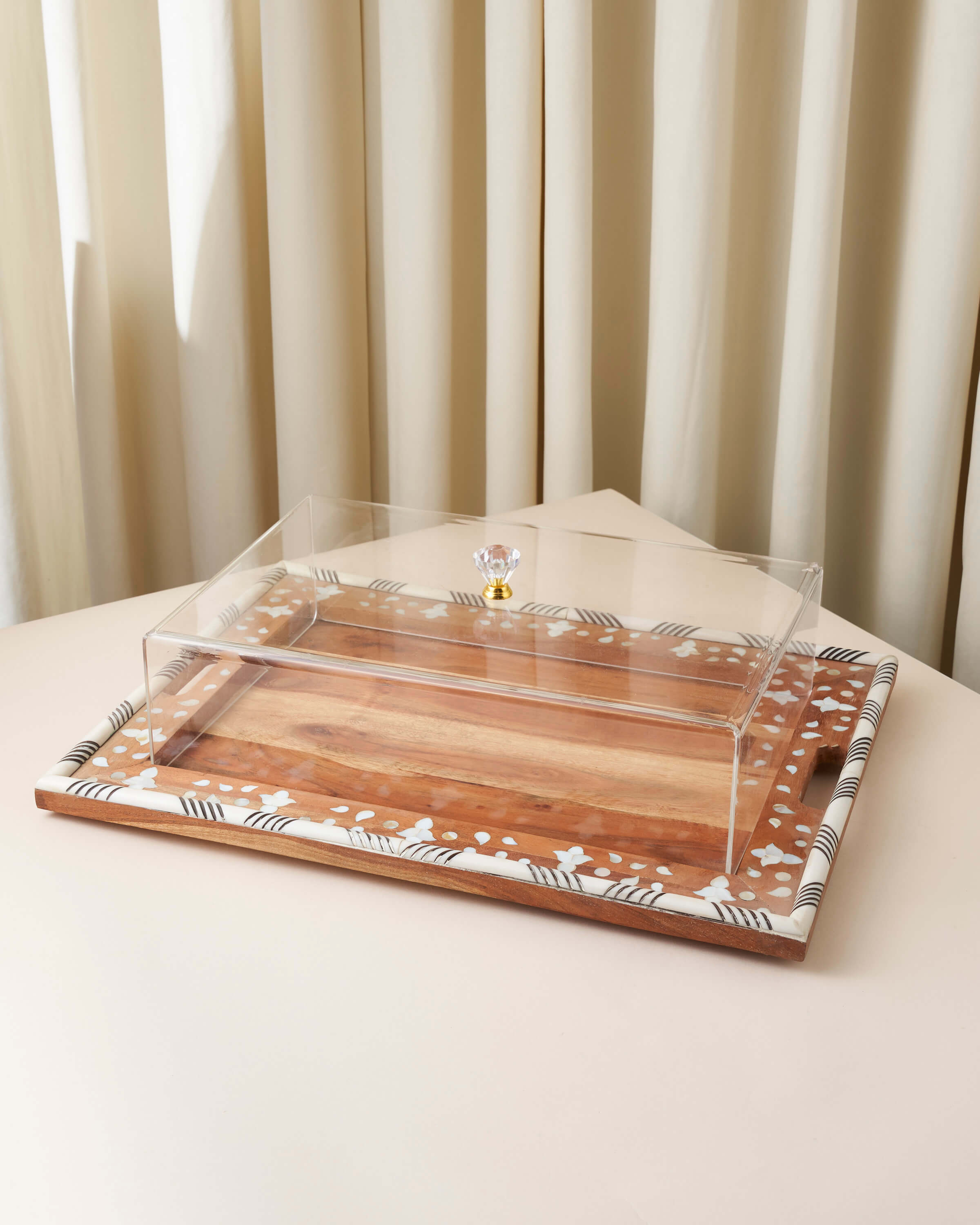 صينية تقديم صدفي