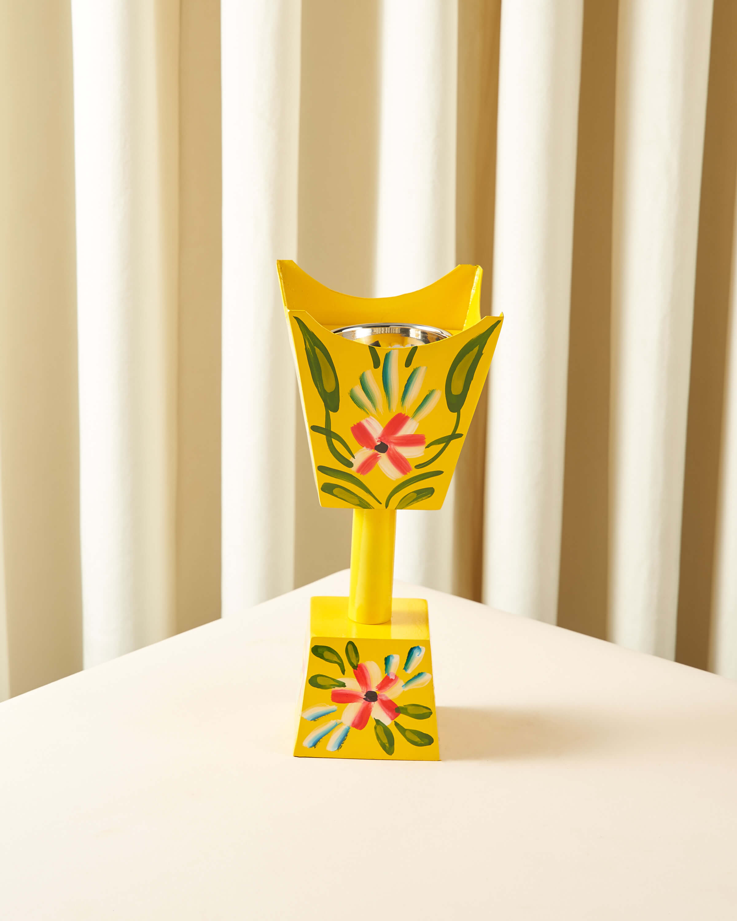 مبخر ثراثي أصفر