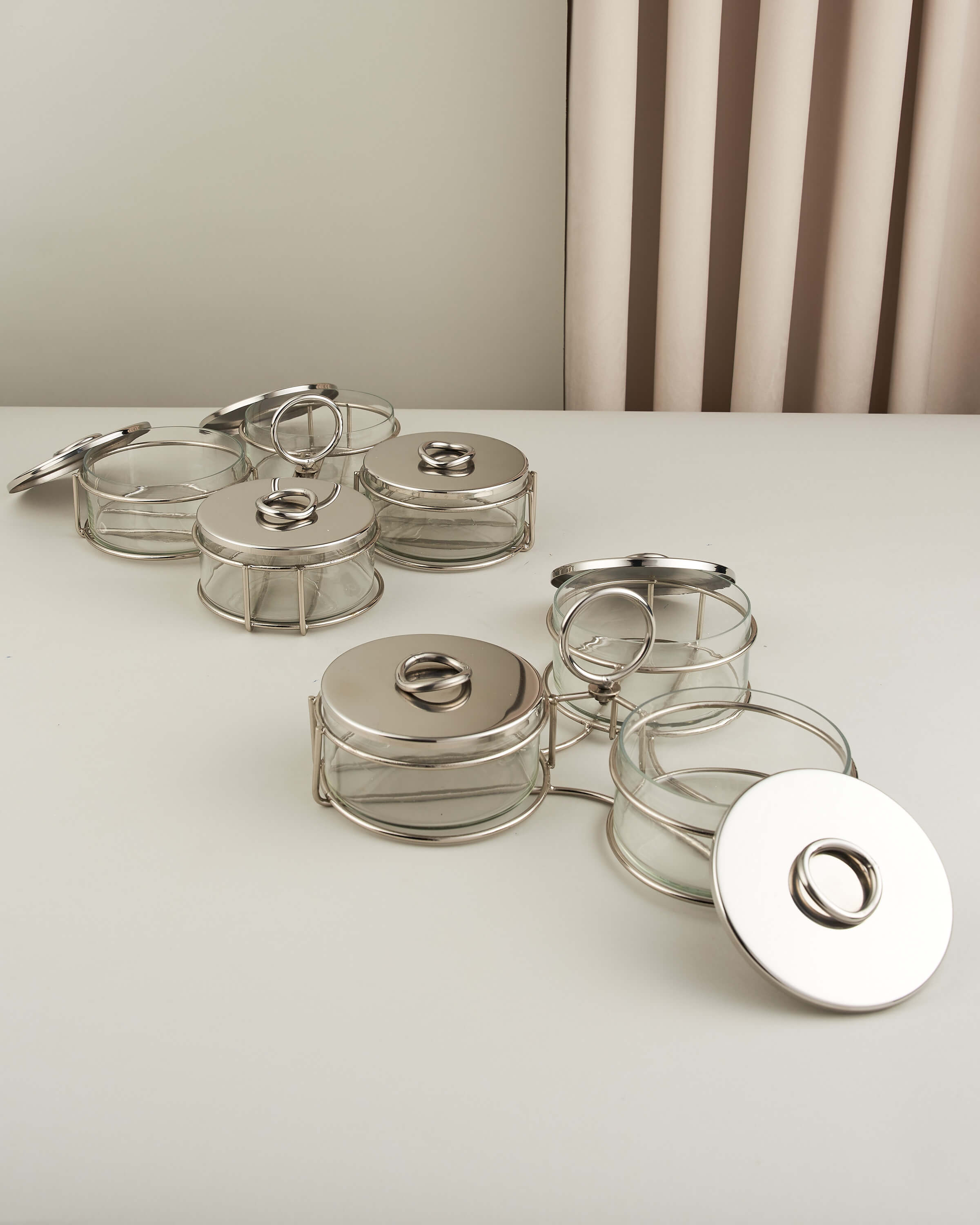 ماعون تقديم و مكسرات