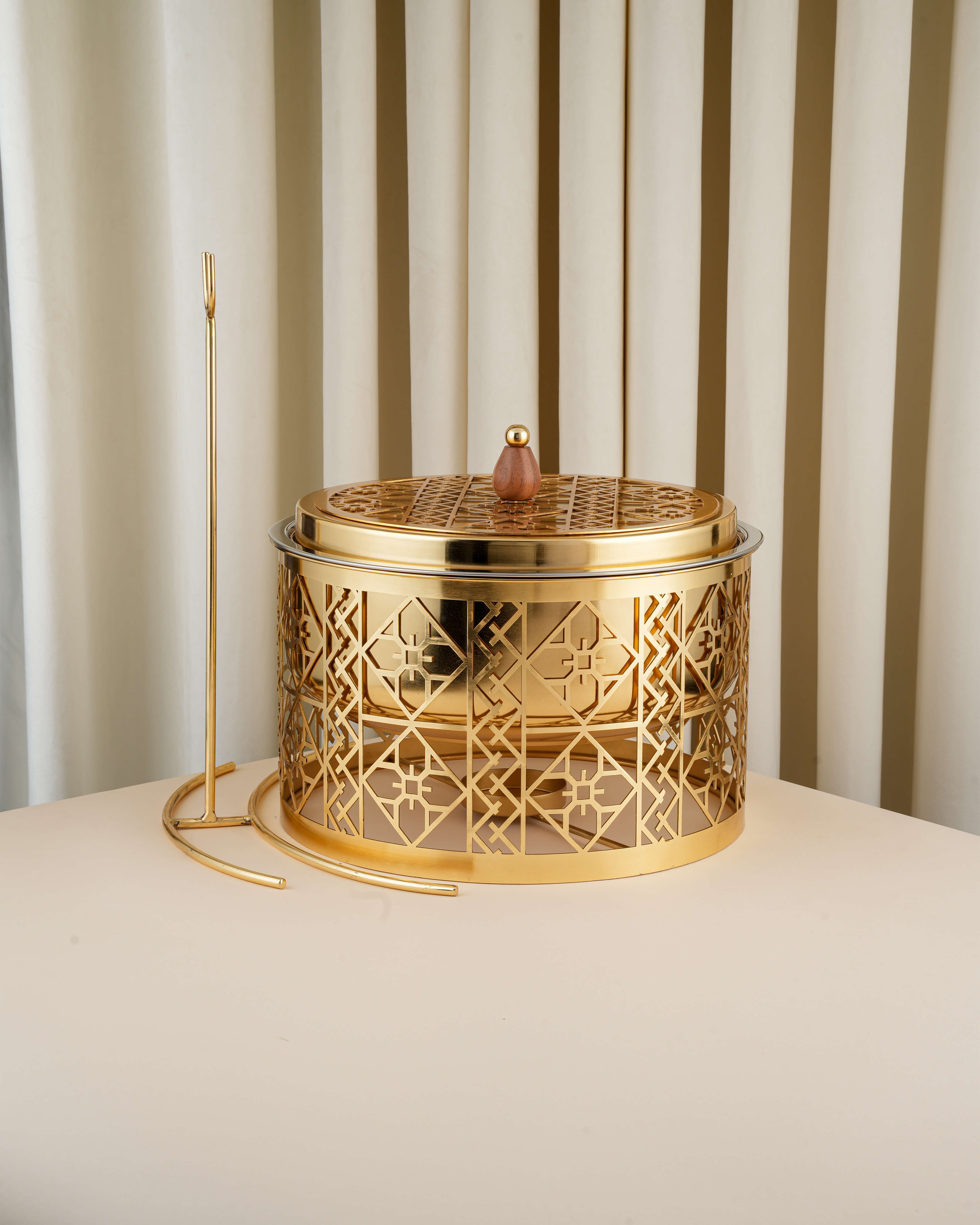 سخان هندي فاخر الاستيل اللامع