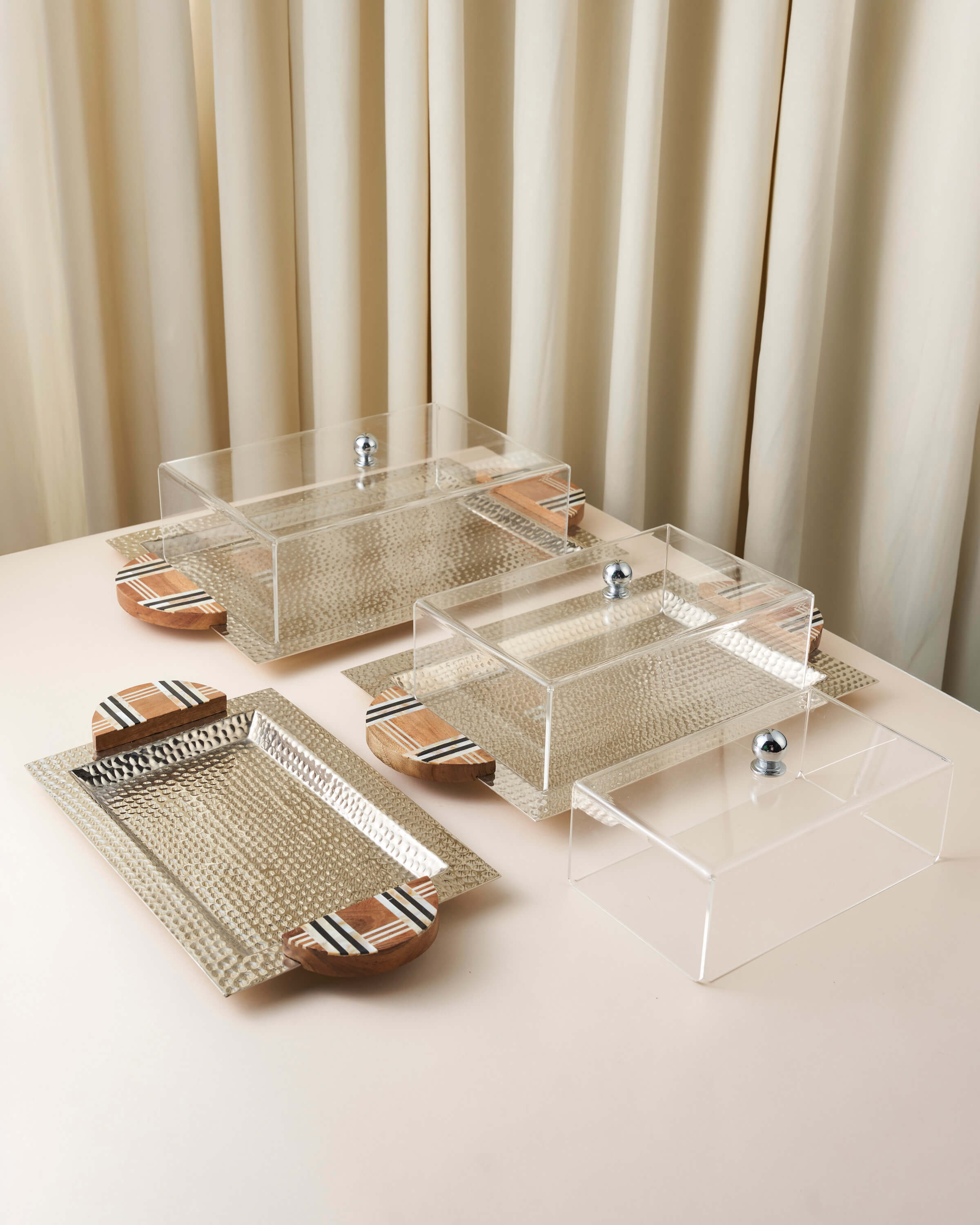 صينية تقديم بمقبض خشب صدفي