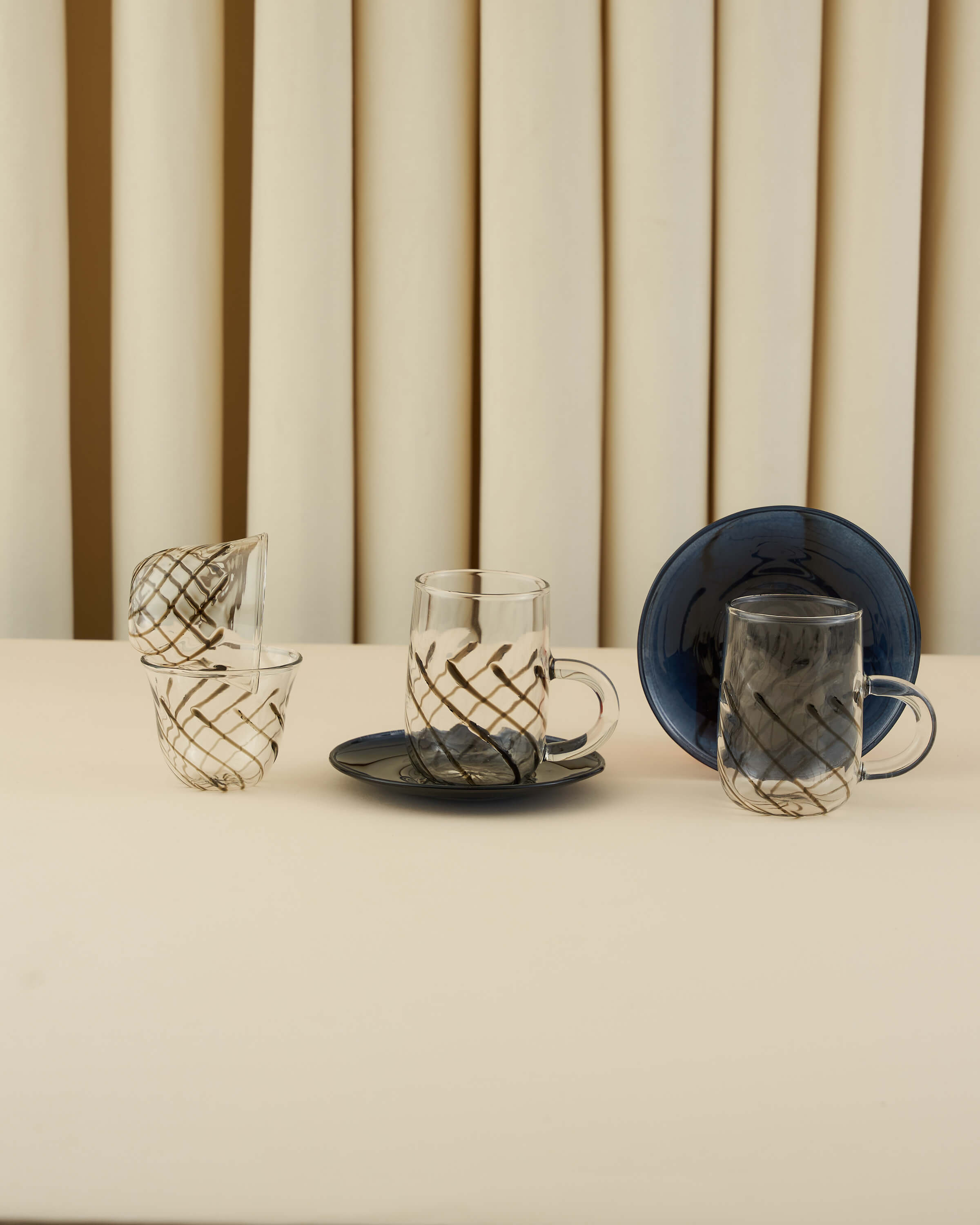 طقم استكانات وفناجين