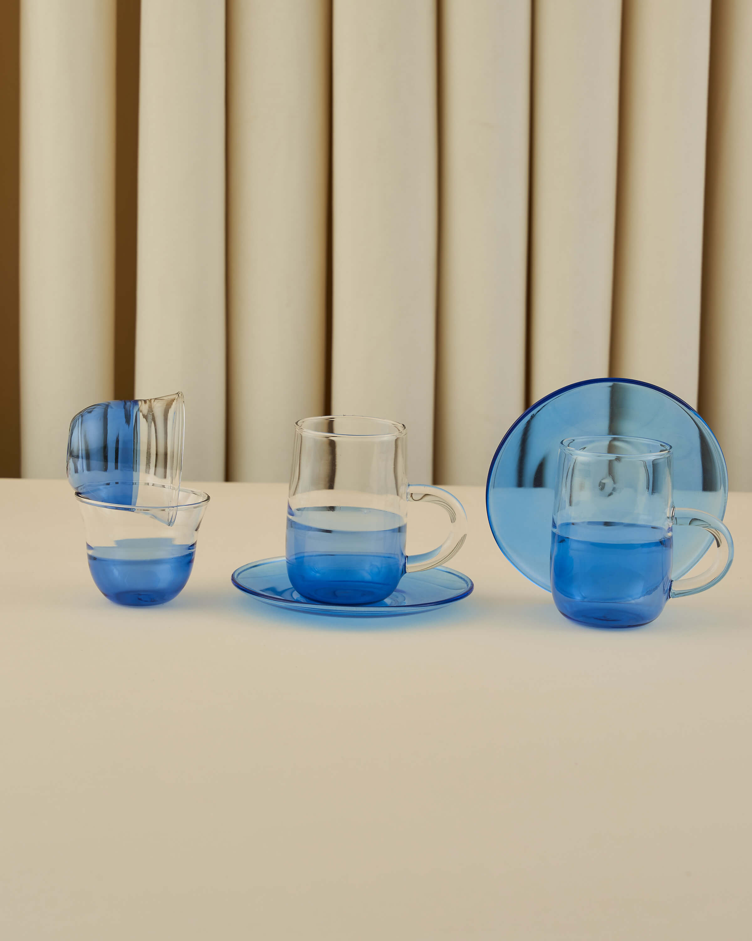 طقم استكانات وفناجين