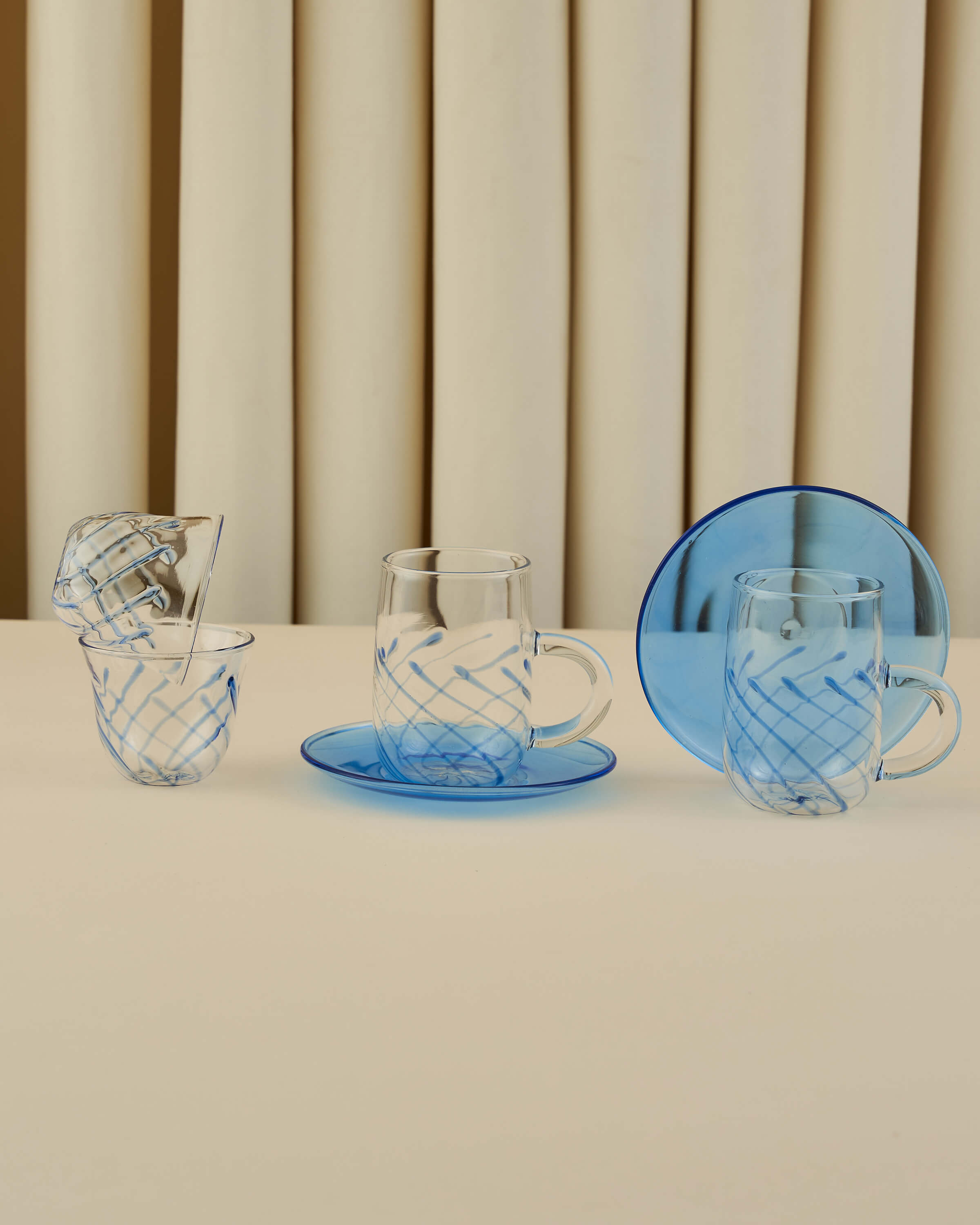 طقم استكانات وفناجين