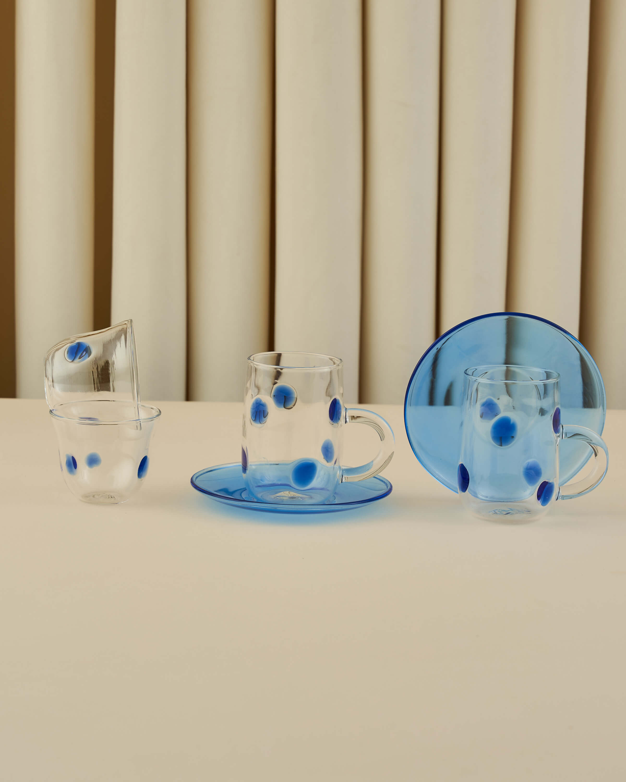 طقم استكانات وفناجين