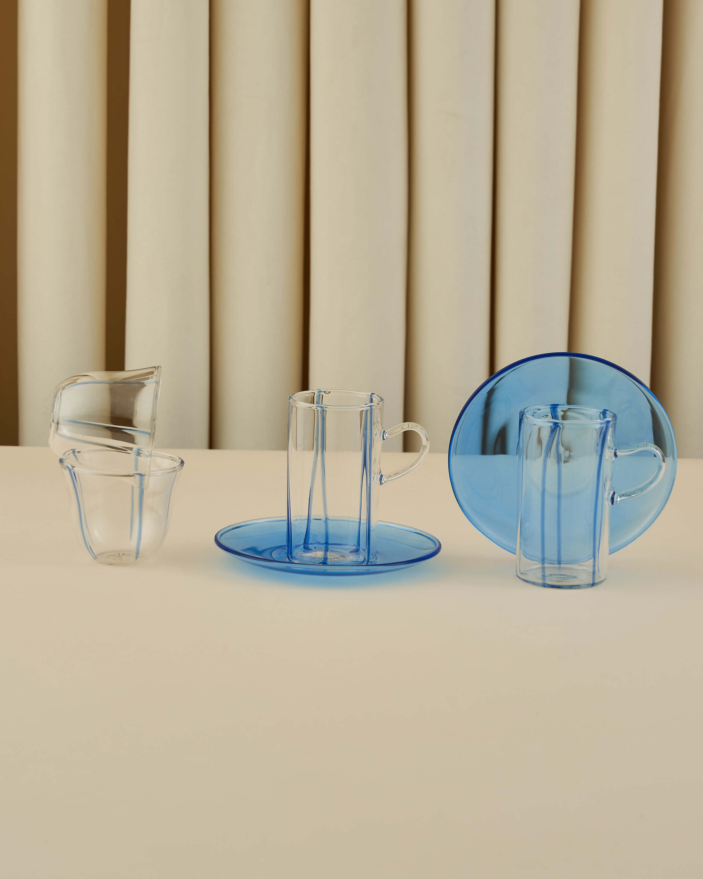 طقم استكانات وفناجين