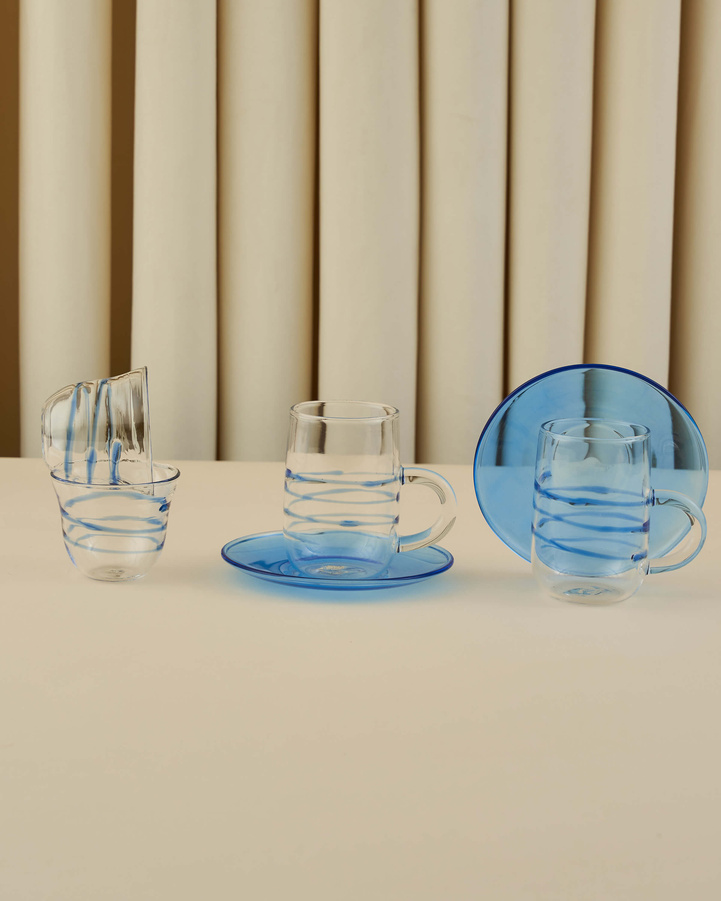 طقم استكانات وفناجين