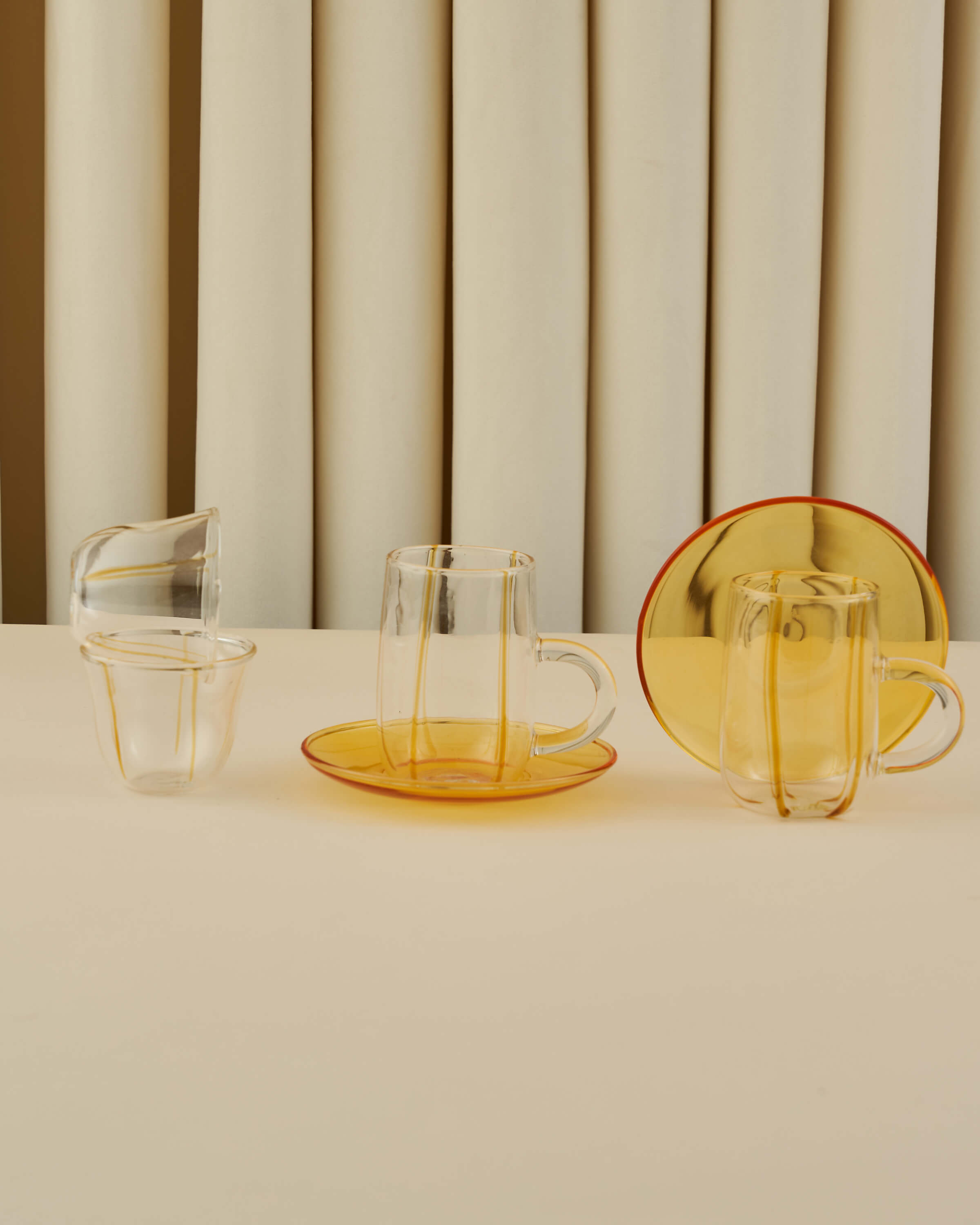 طقم استكانات وفناجين