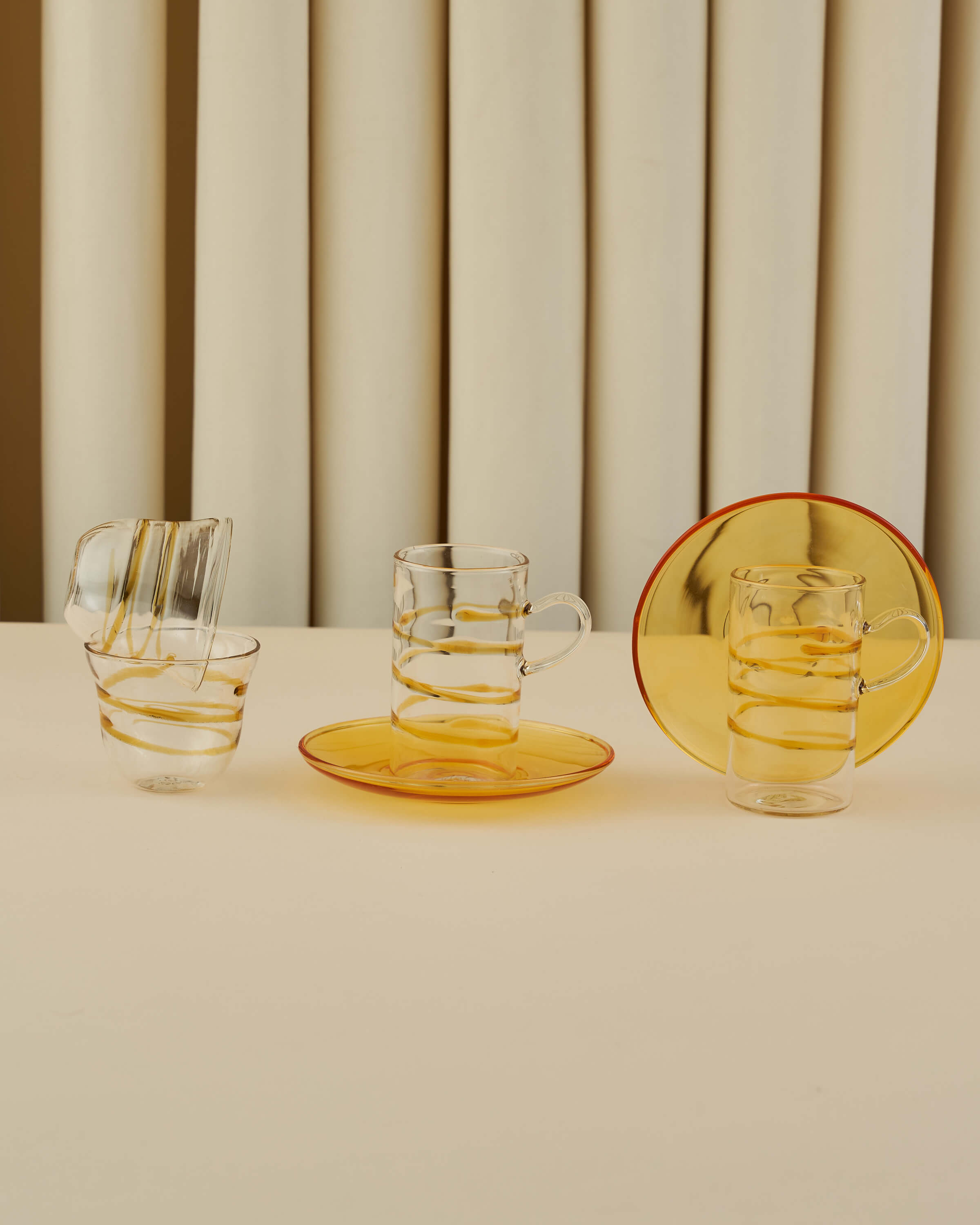 طقم استكانات وفناجين