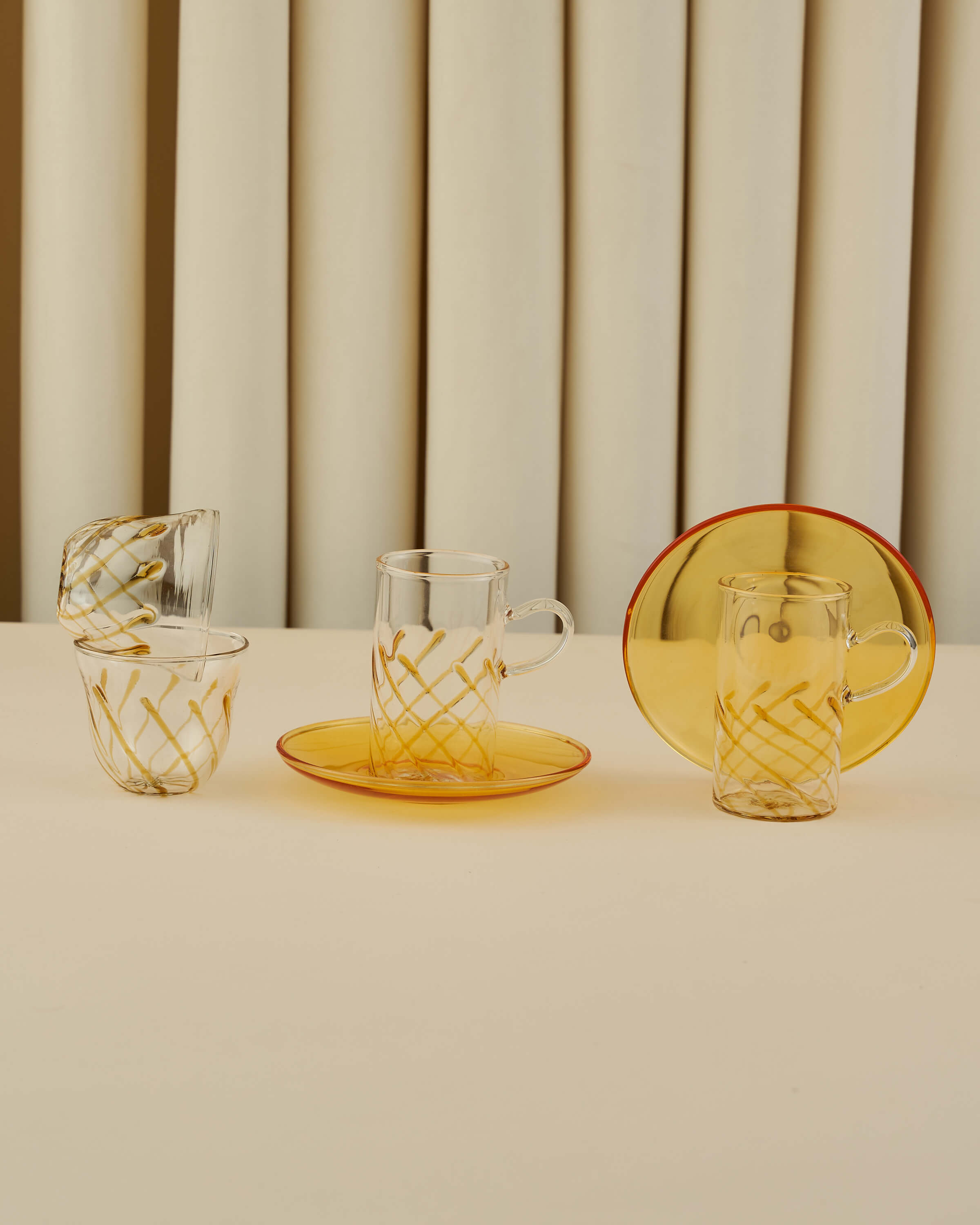 طقم استكانات وفناجين