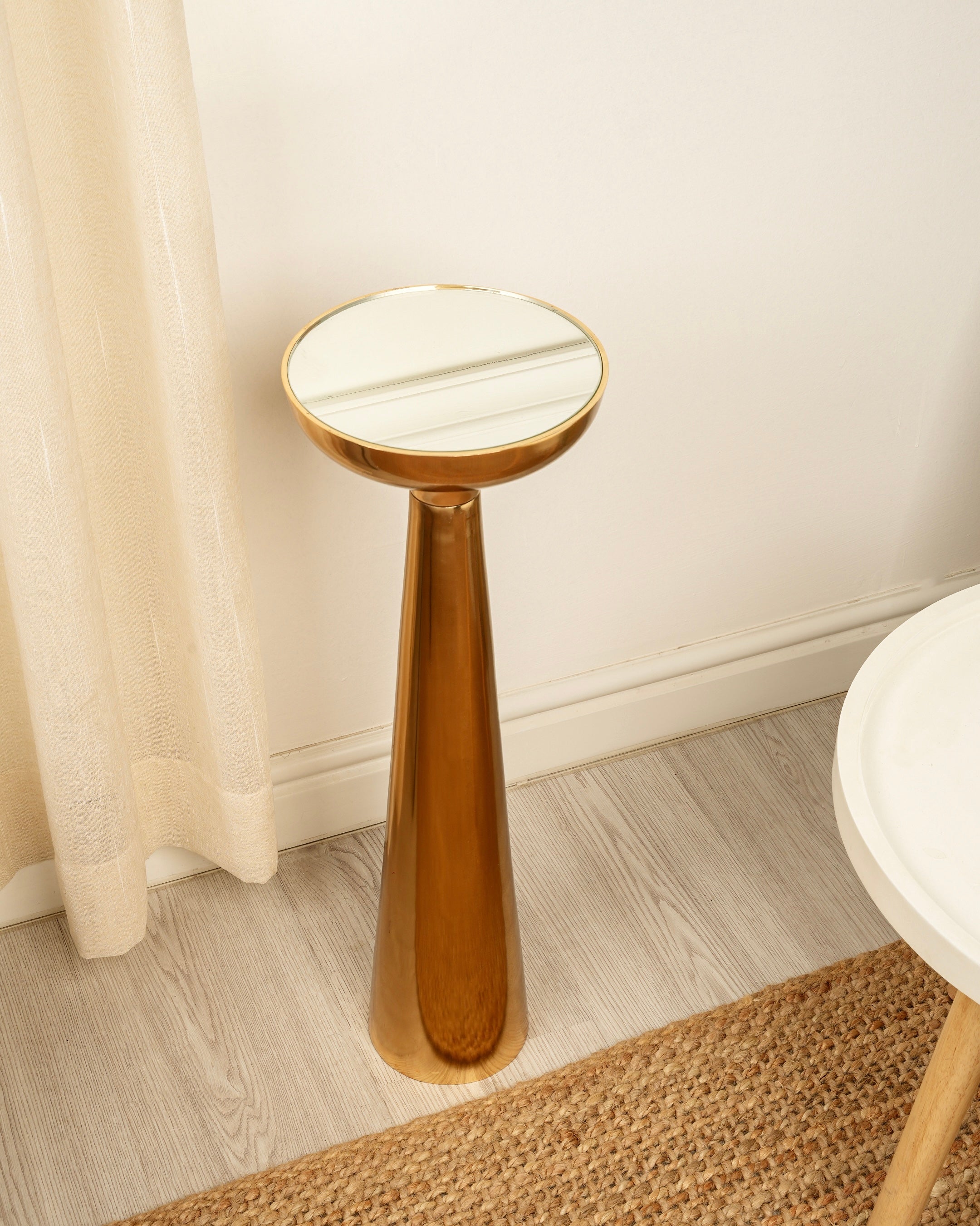 طاوله تقديم للكنب ذهبي مطفي هندي