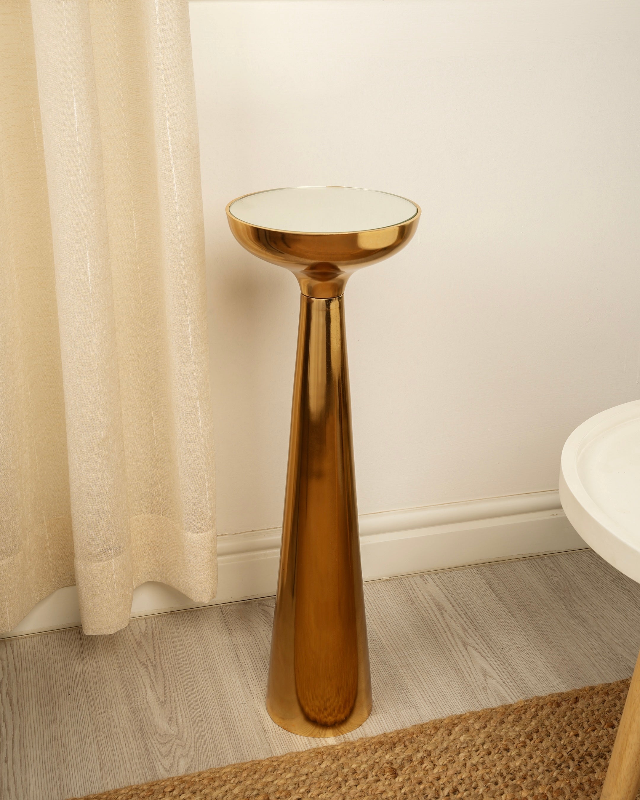 طاوله تقديم للكنب ذهبي مطفي هندي