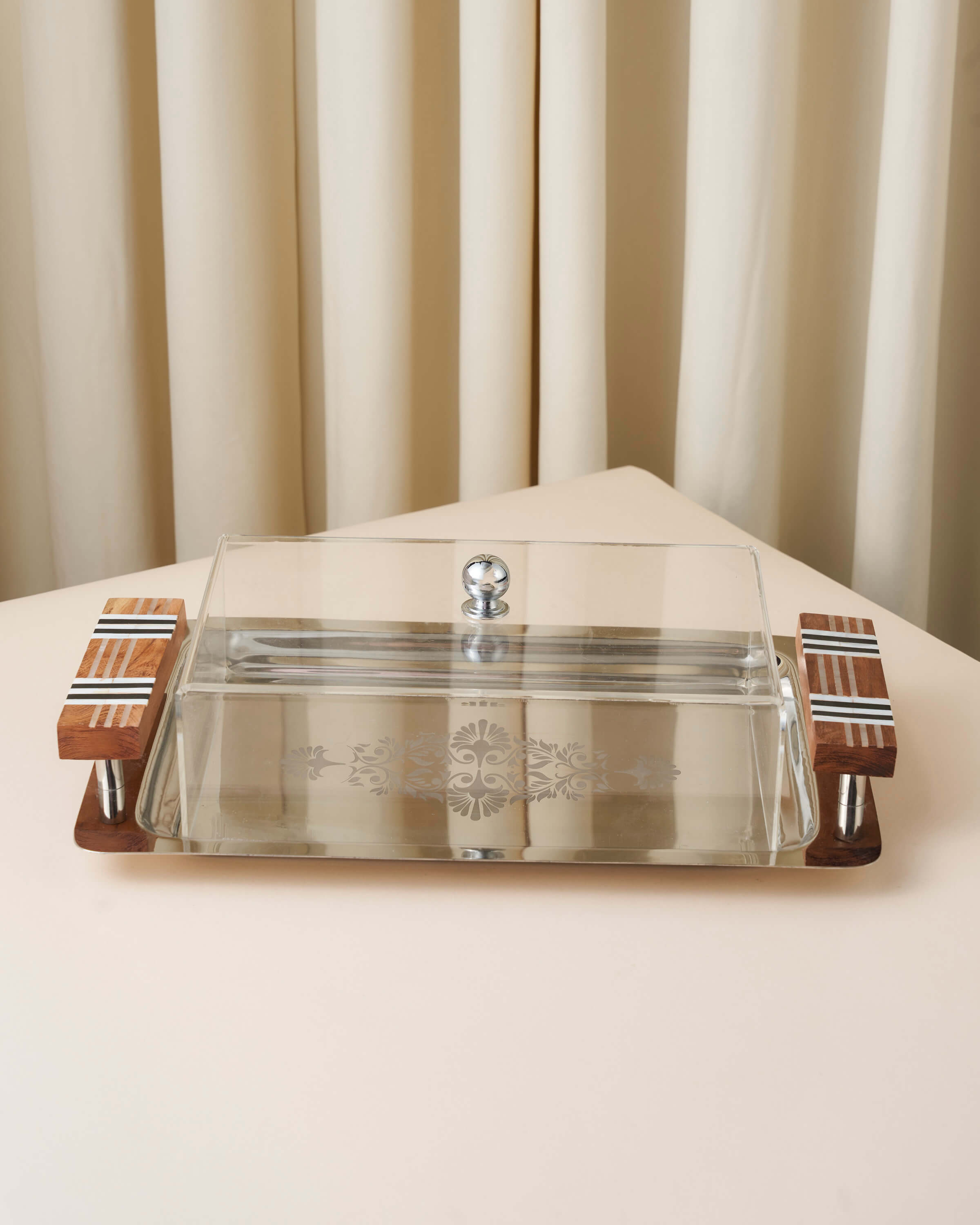 صينية تقديم بمقبض خشب صدفي