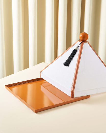 ماعون تقديم بغطاء خام مع جلد مربع