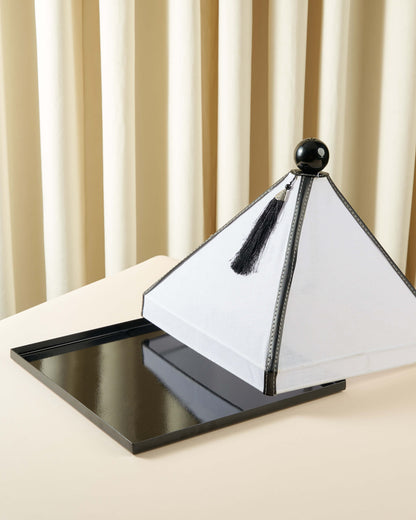 ماعون تقديم بغطاء خام مع جلد مربع