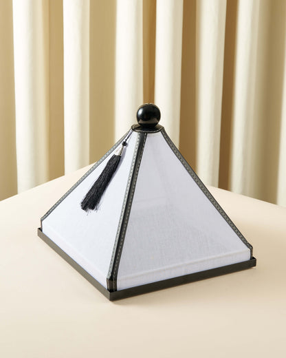 ماعون تقديم بغطاء خام مع جلد مربع