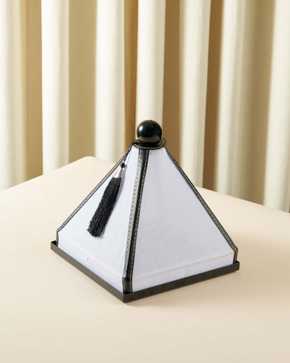 ماعون تقديم بغطاء خام مع جلد مربع