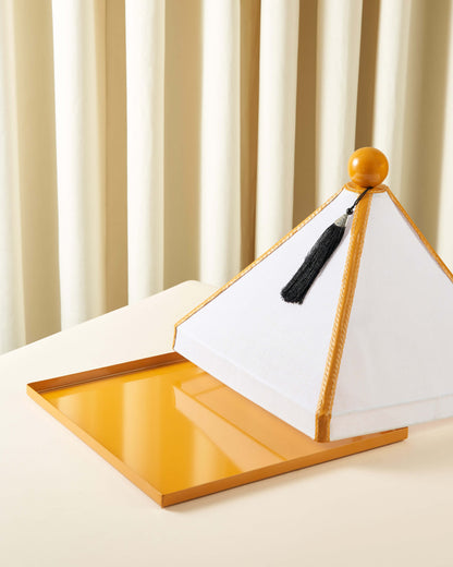 Serving dish with a raw lid and square leather cover