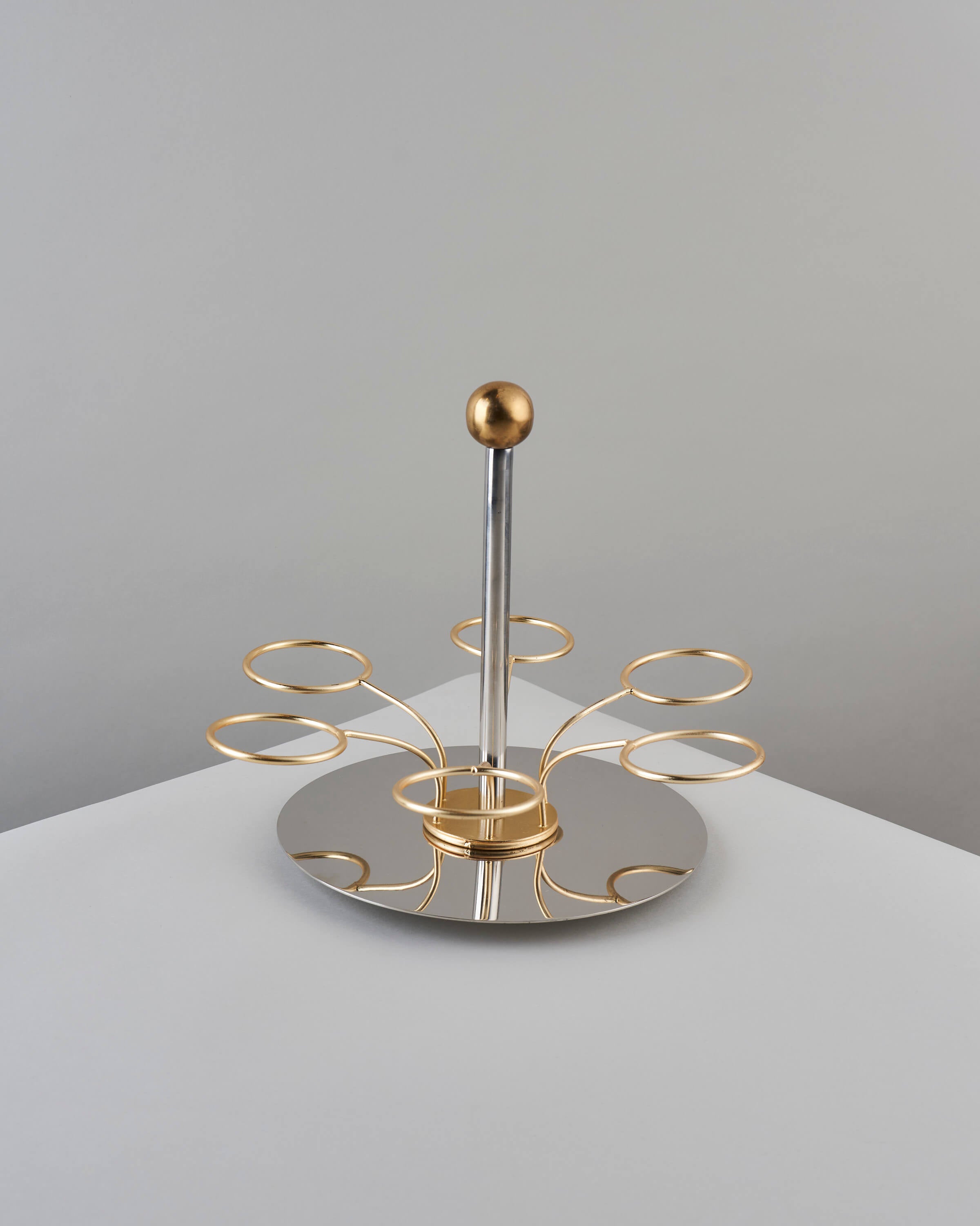 حامل فنجان بمقبض سيلفر