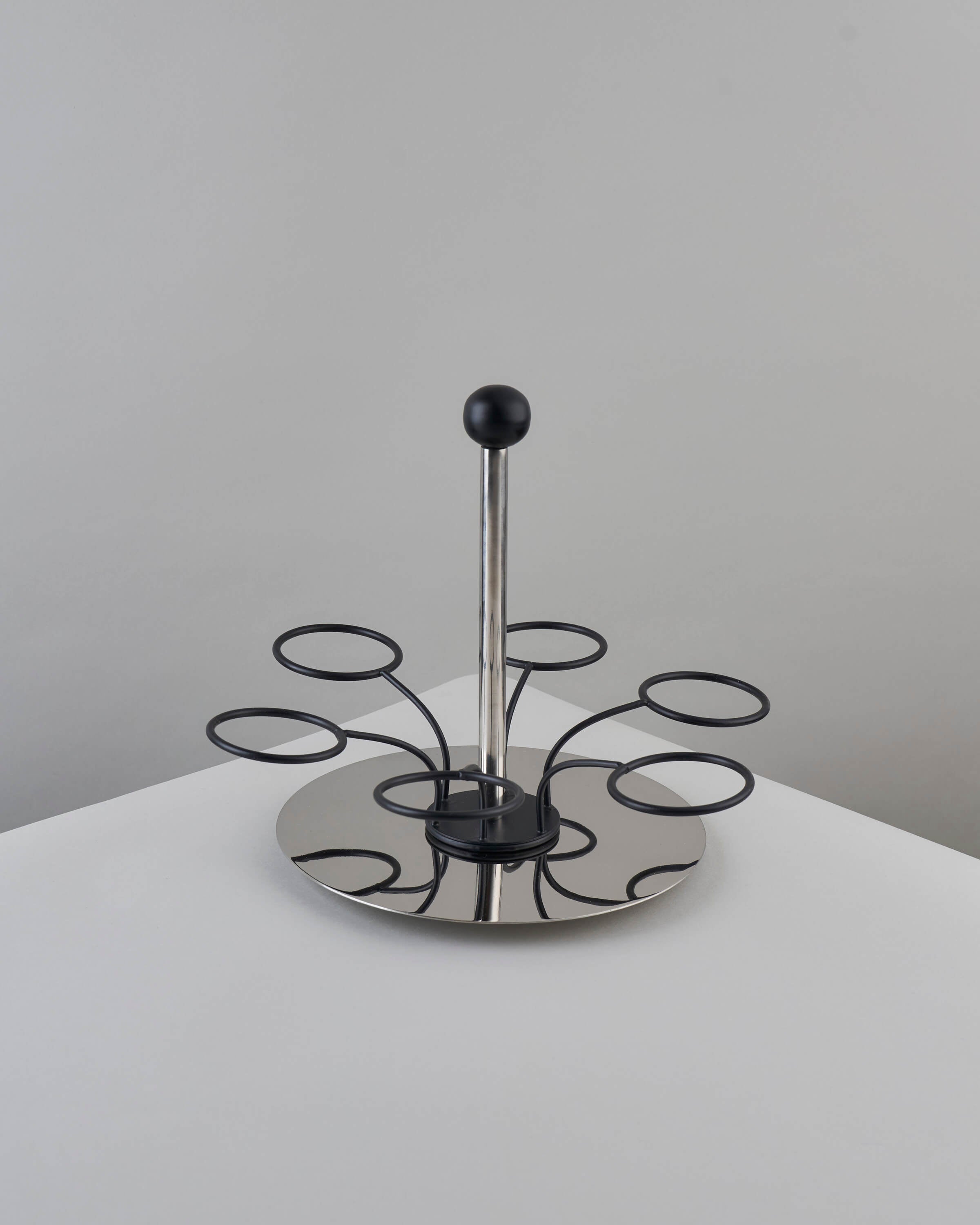 حامل فنجان بمقبض سيلفر