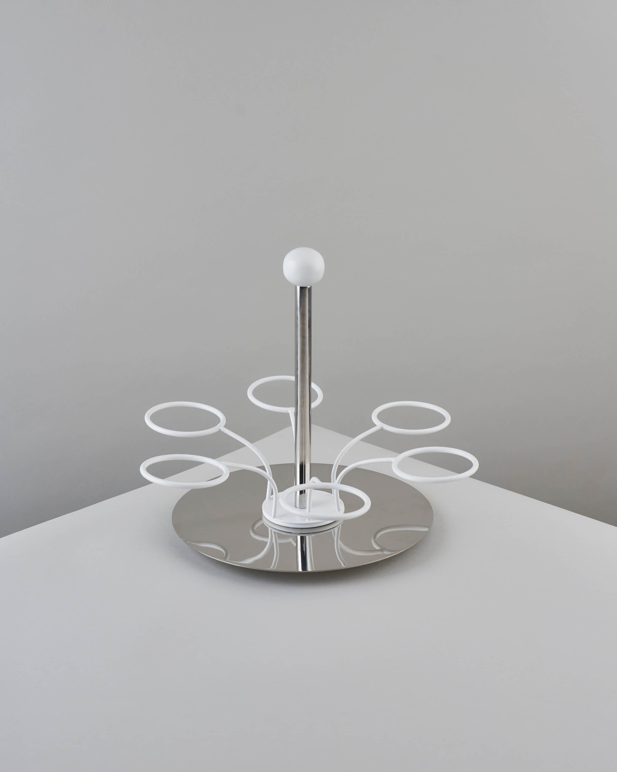 حامل فنجان بمقبض سيلفر