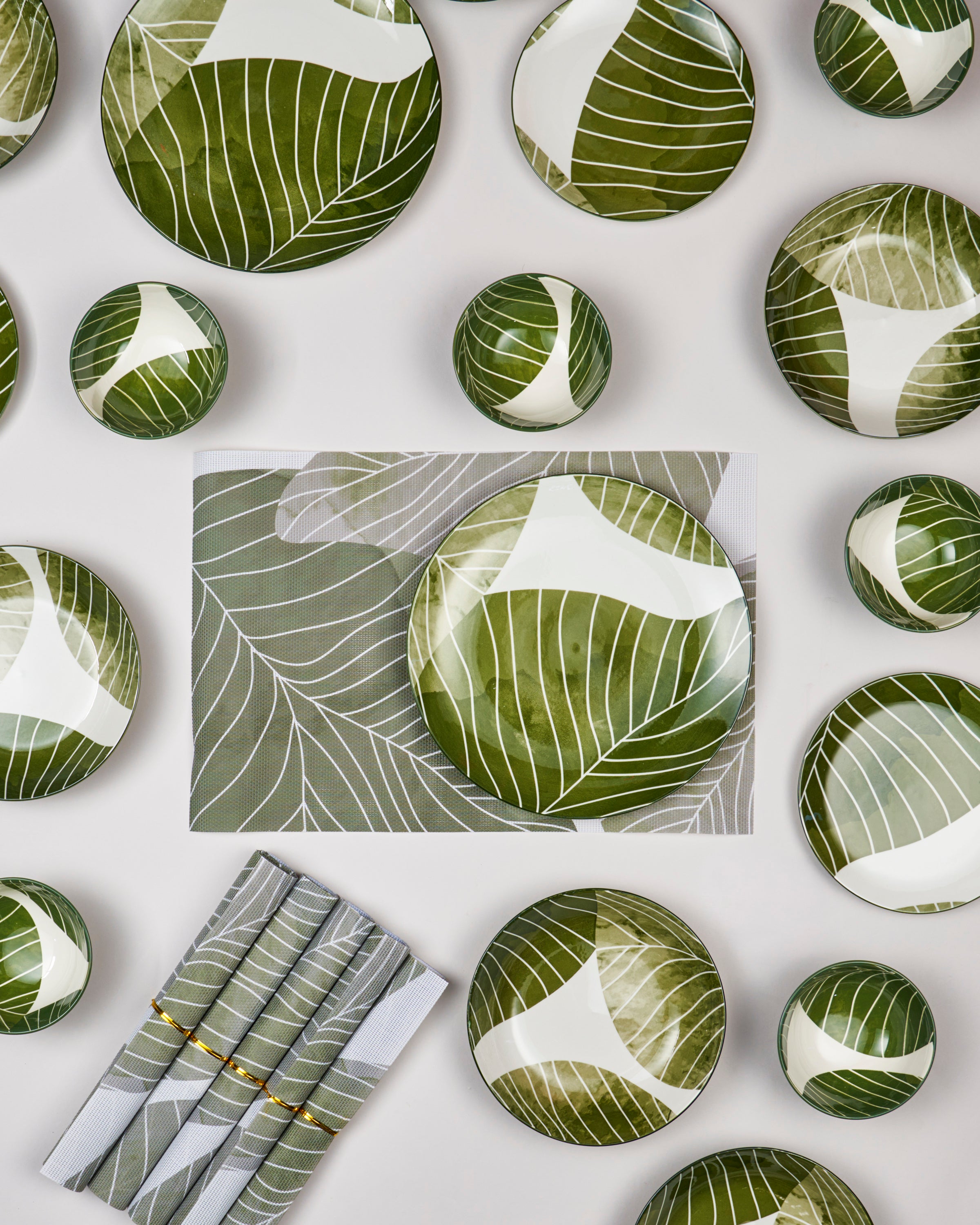 طقم سفرة 30 قطعة لـ6 اشخاص