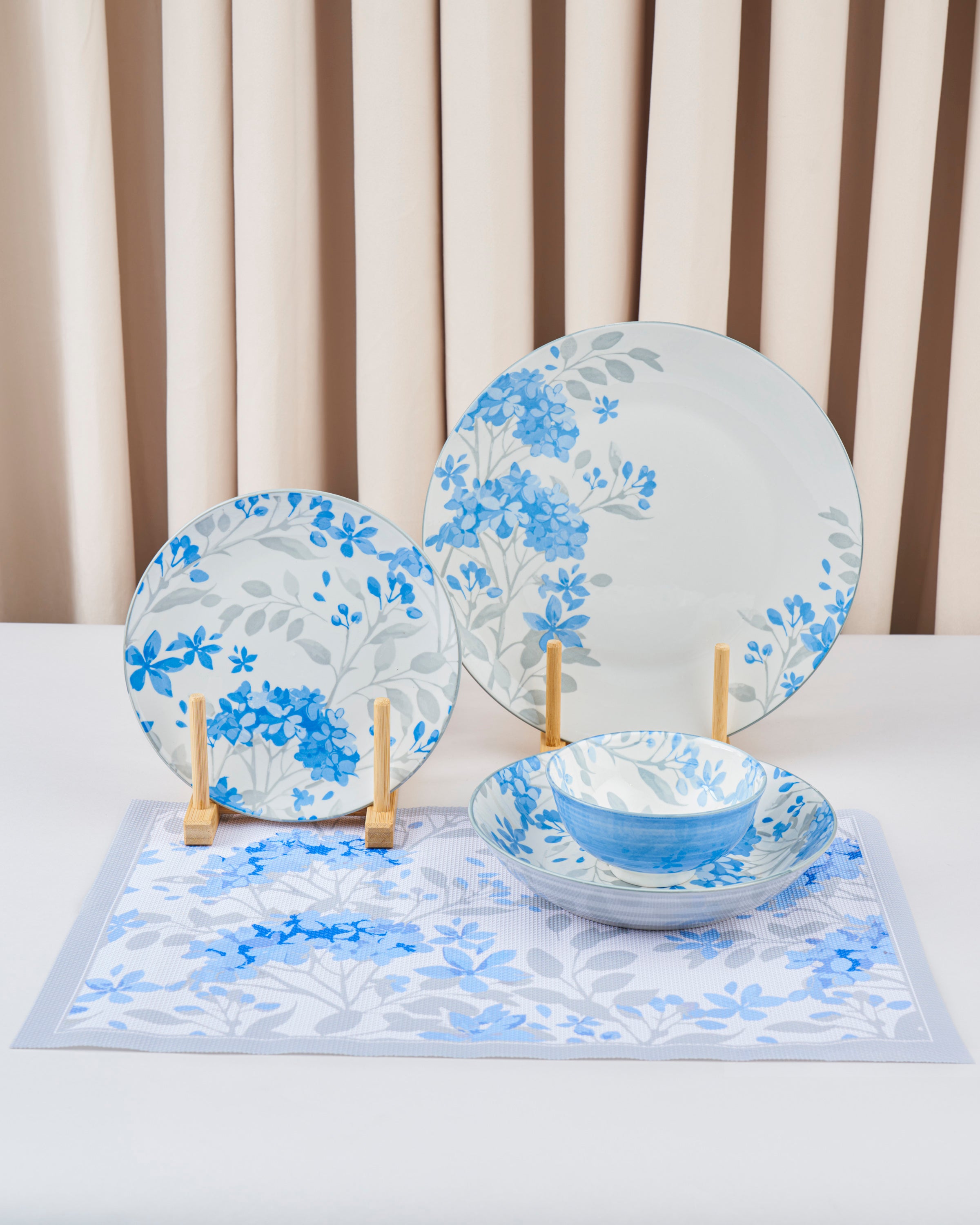 طقم سفرة 30 قطعة لـ6 اشخاص