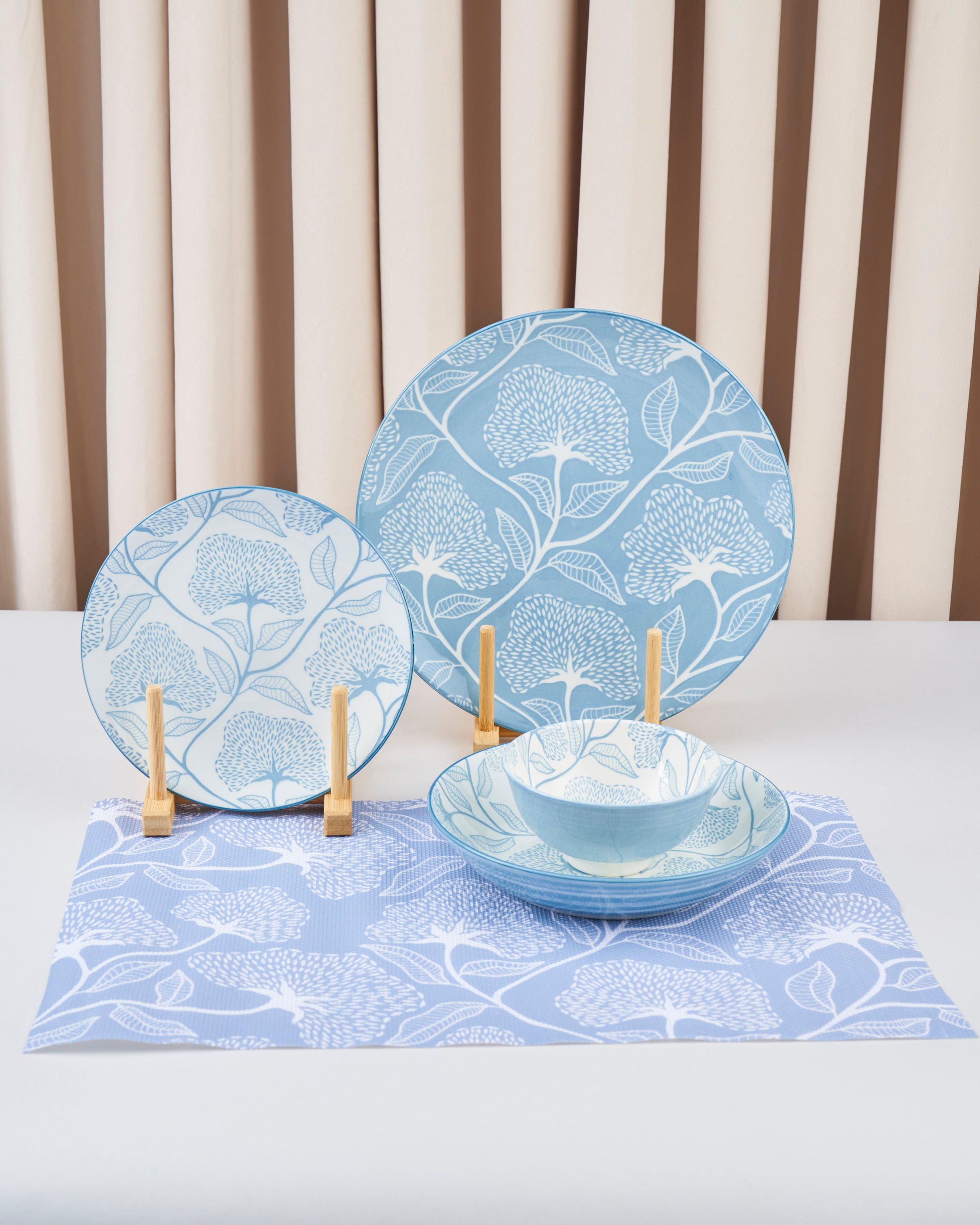 طقم سفرة 30 قطعة لـ6 اشخاص