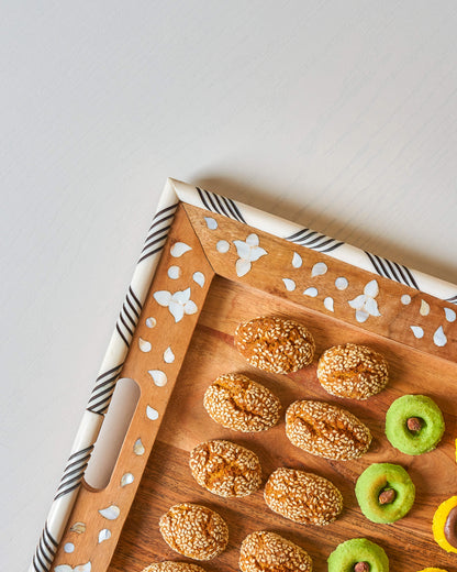 صينية تقديم صدفي