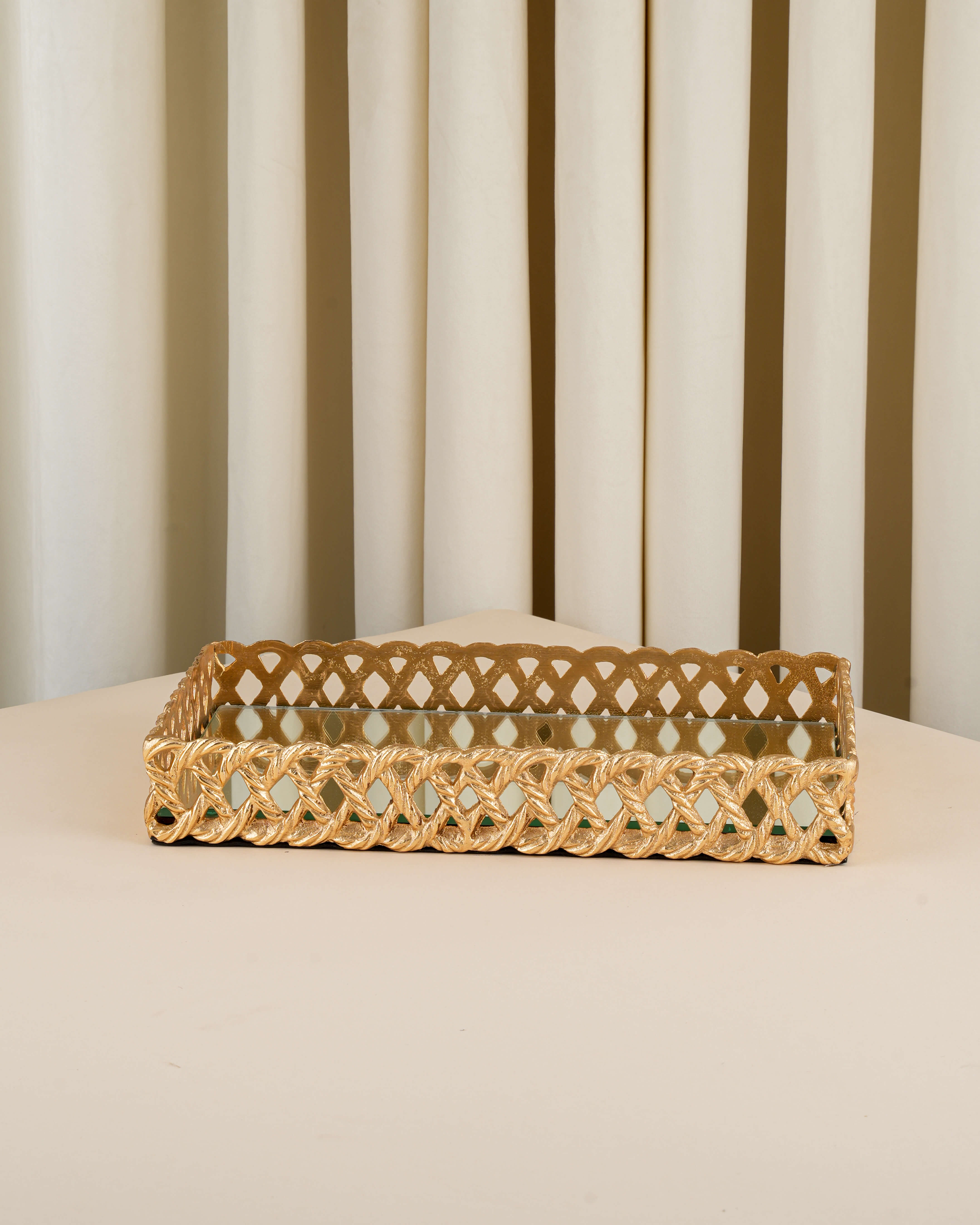 صينية تقديم