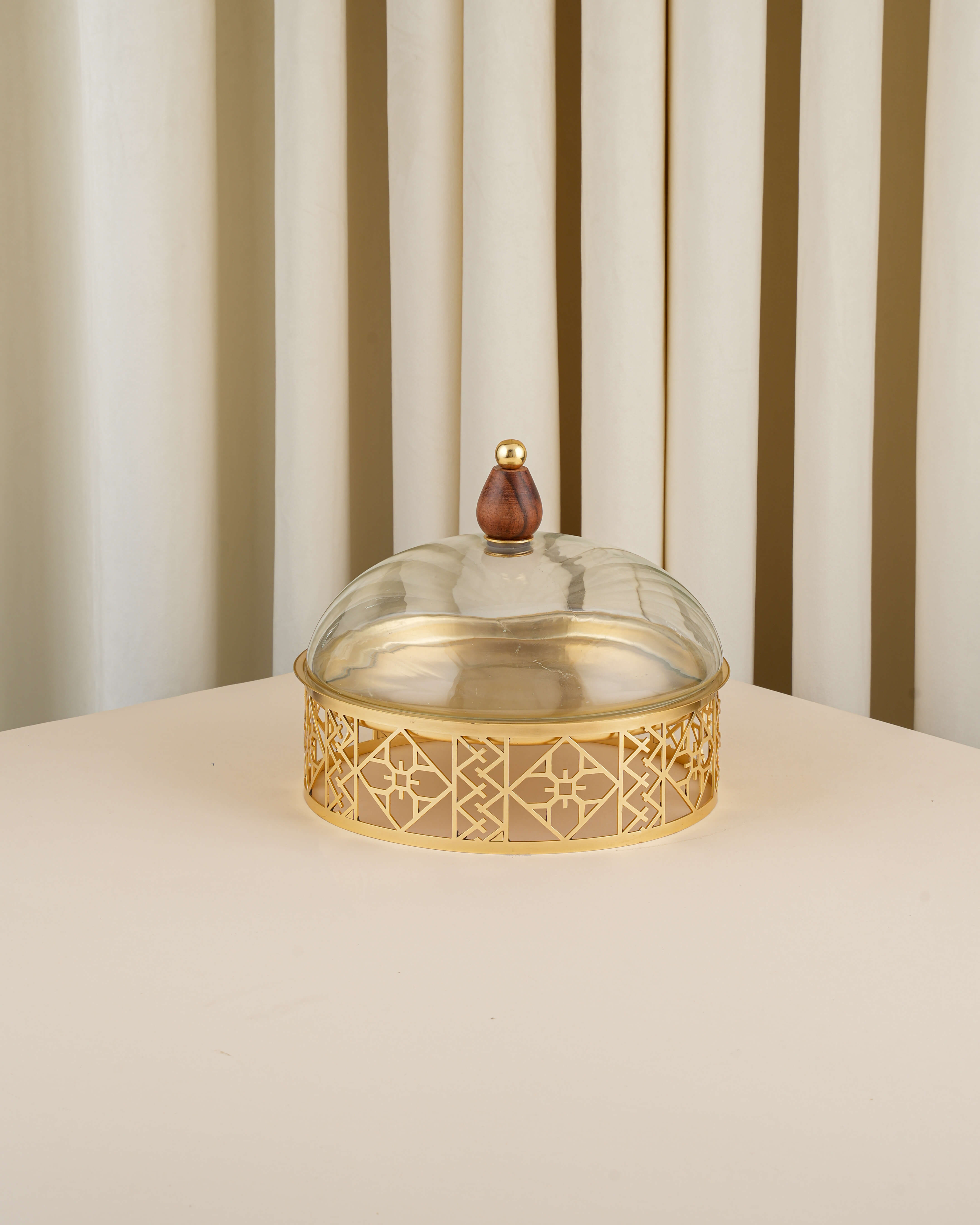 ماعون حلويات قص ليزر هندي بغطاء زجاج