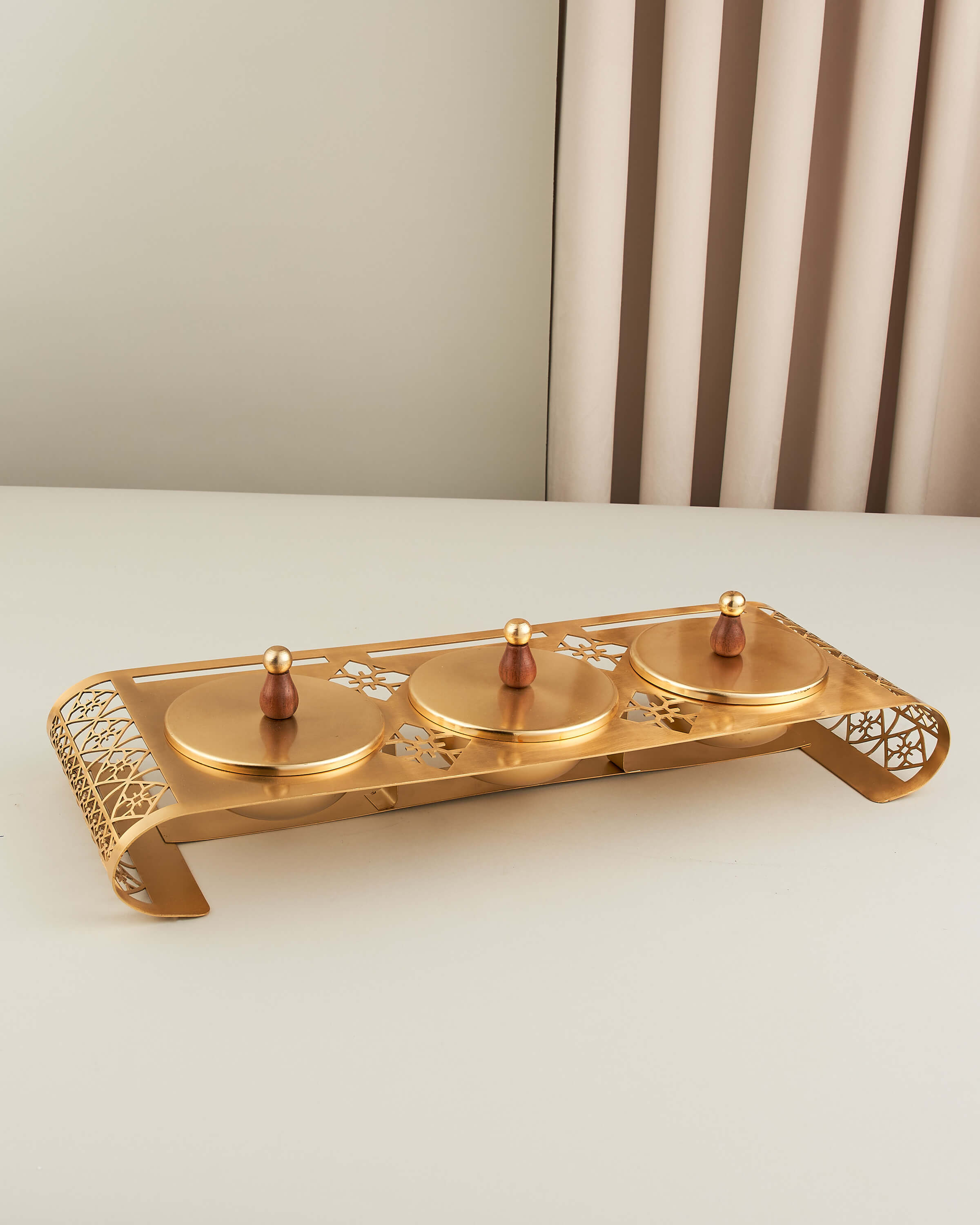 ماعون مكسرات