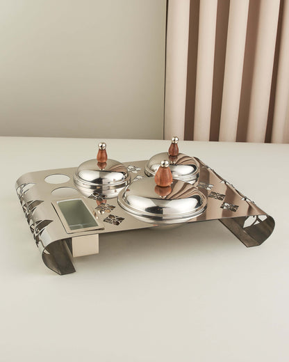 ماعون تمر وقهوة