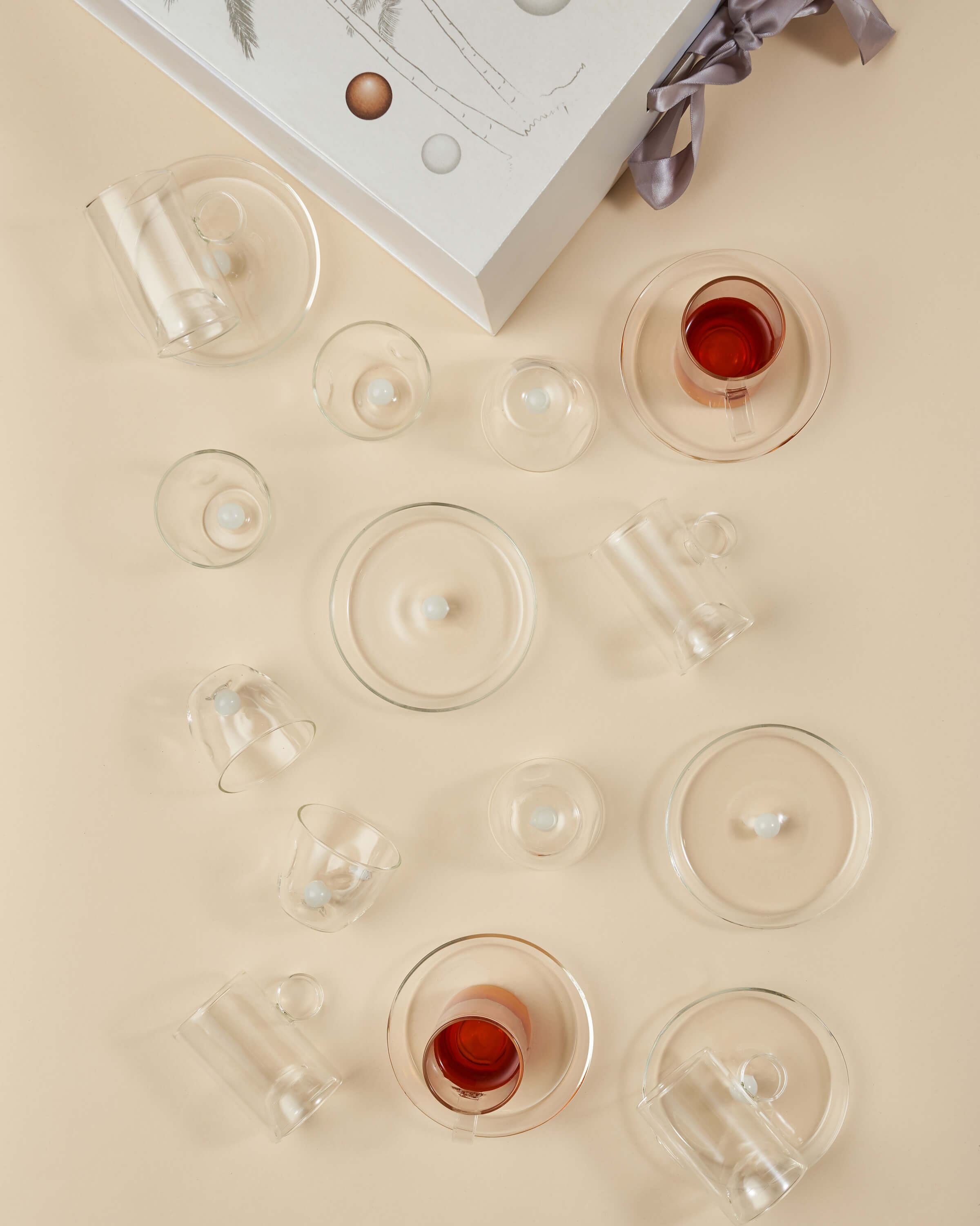 طقم استكانات شاي وفناجين قهوة عربية 18 قطعة