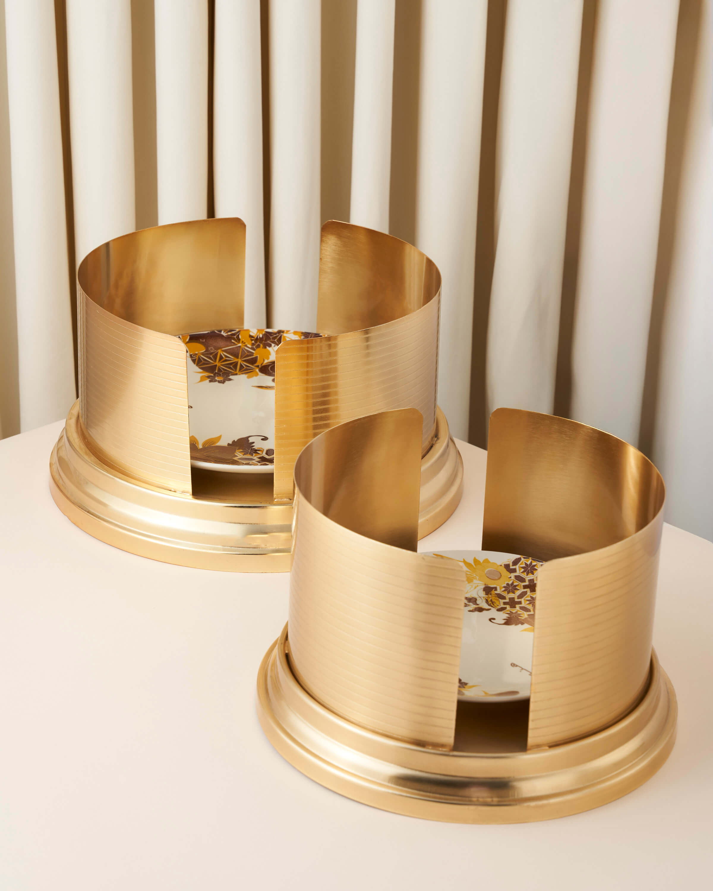 إستاند صحون للسفره هندي مديل ألماني لصحون البوفيه١٠ انش وزن ١،٥ كغ