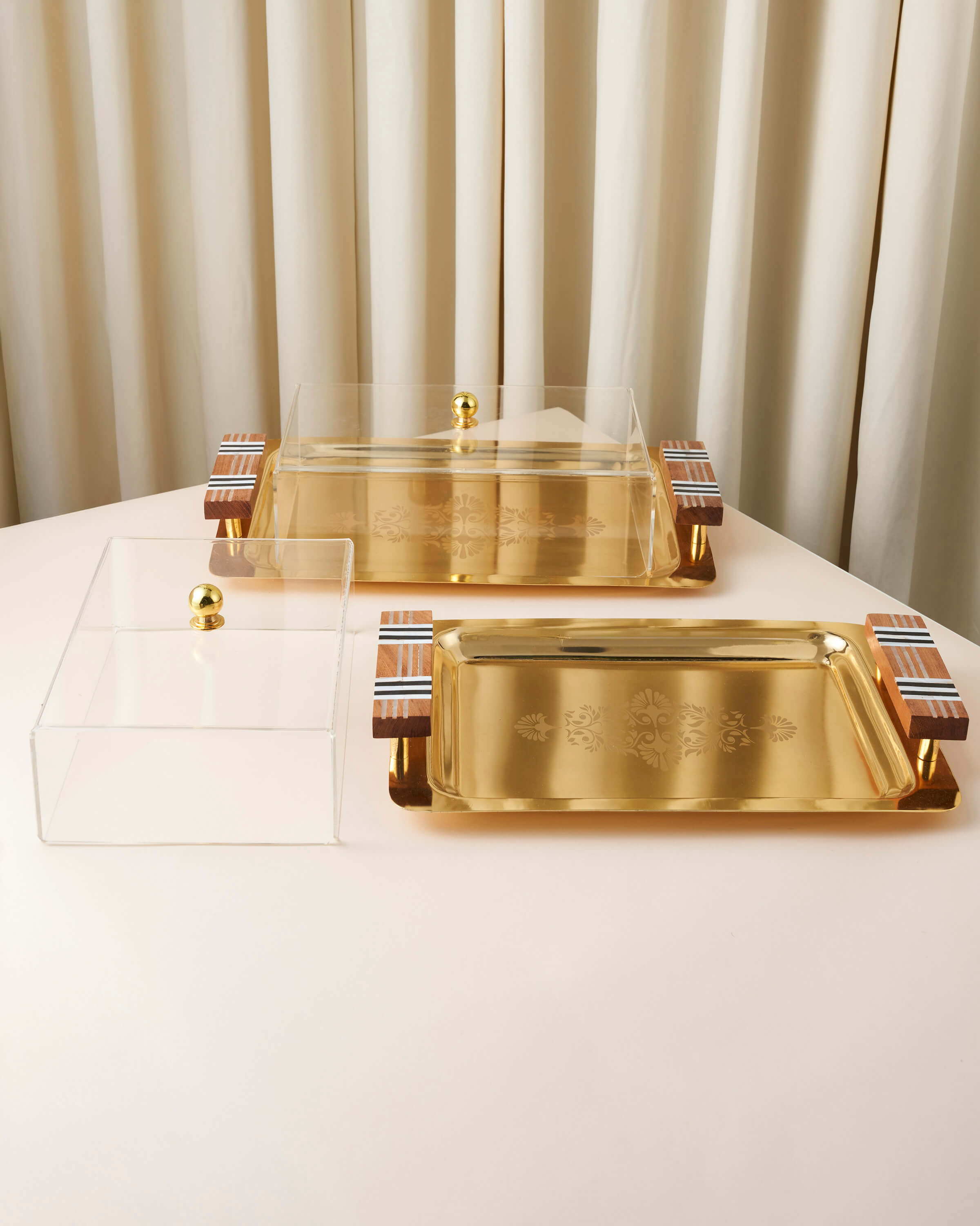 صينية تقديم بمقبض خشب صدفي