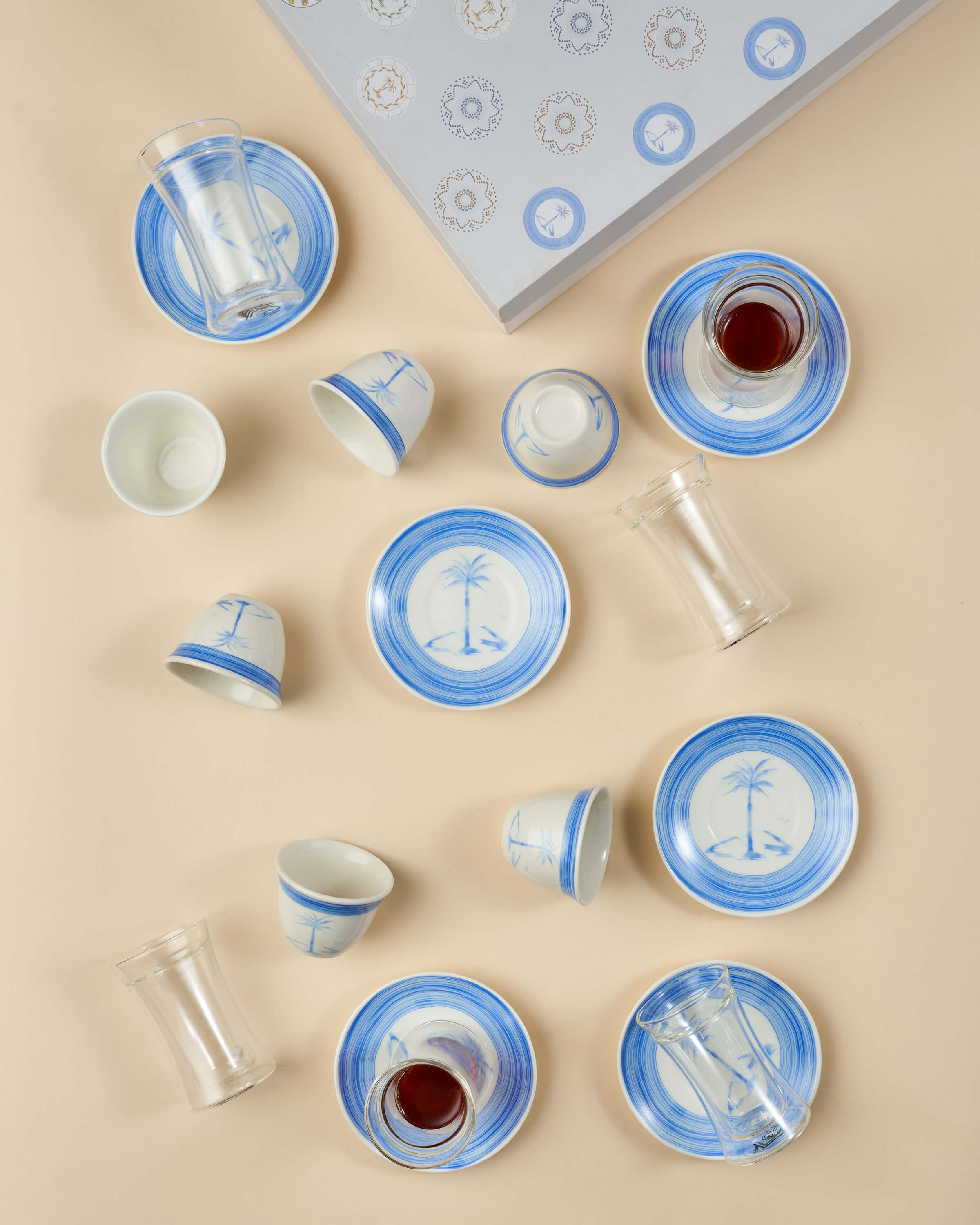 طقم استكانات شاي وفناجين قهوة عربية 18 قطعة دبل وول - طبقتين من الزجاج