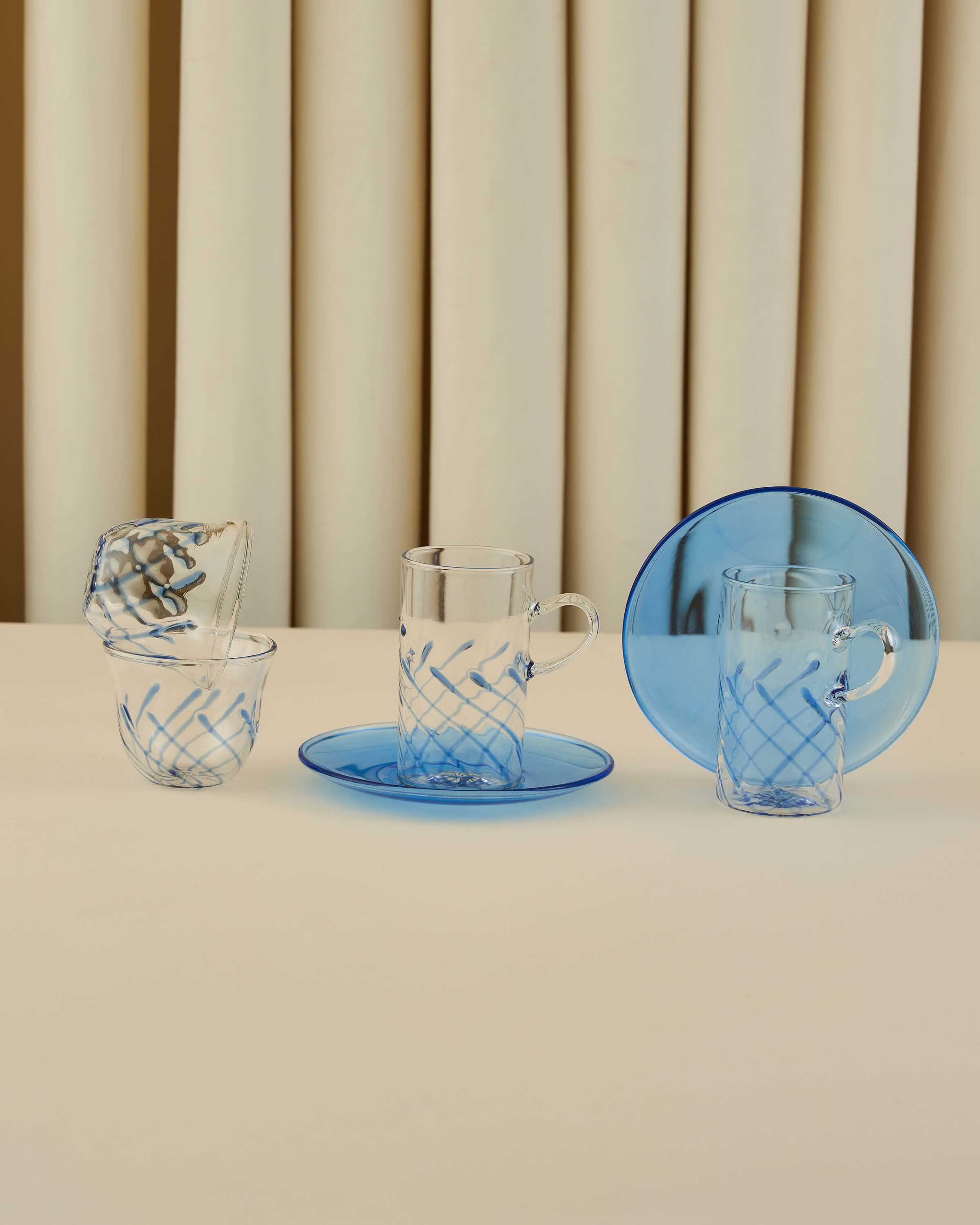 طقم استكانات وفناجين