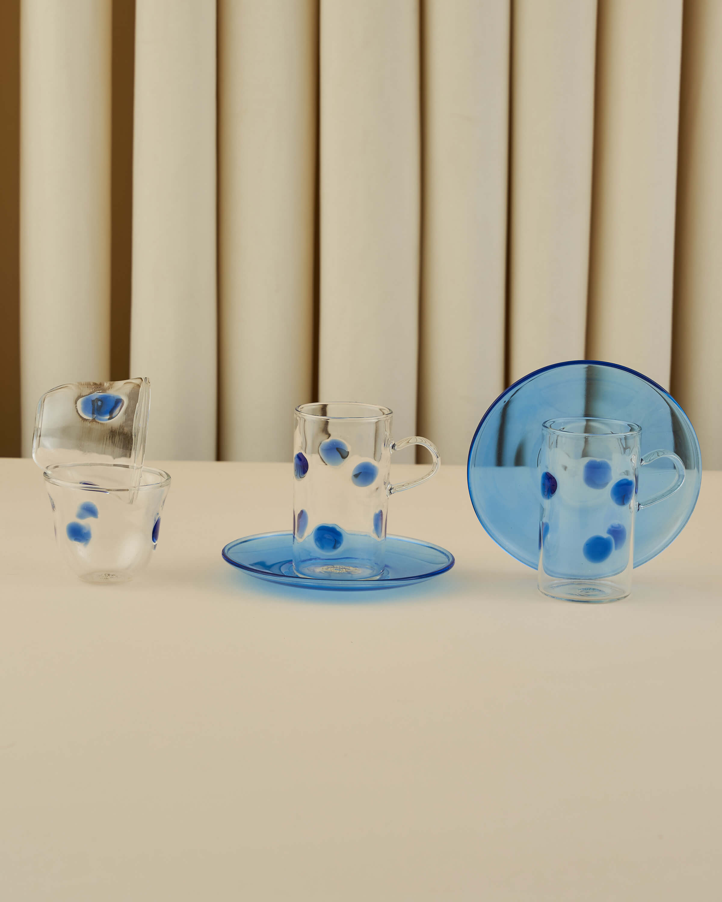 طقم استكانات وفناجين