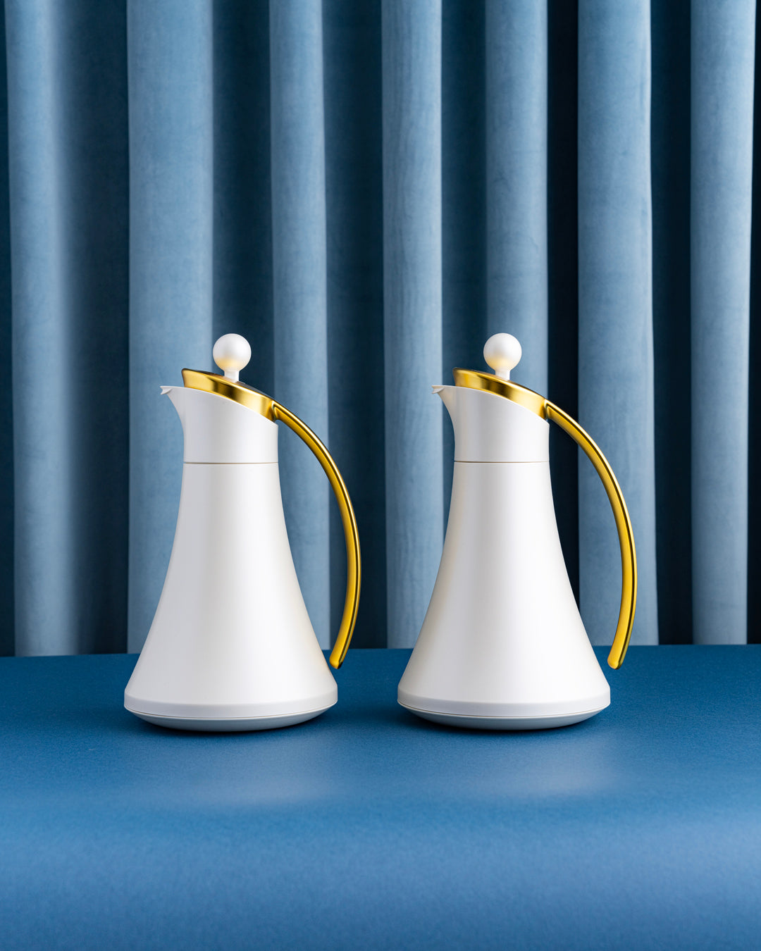 طقم مطارة قهوة وشاي بيلا لون صدفي بمقبض ذهبي