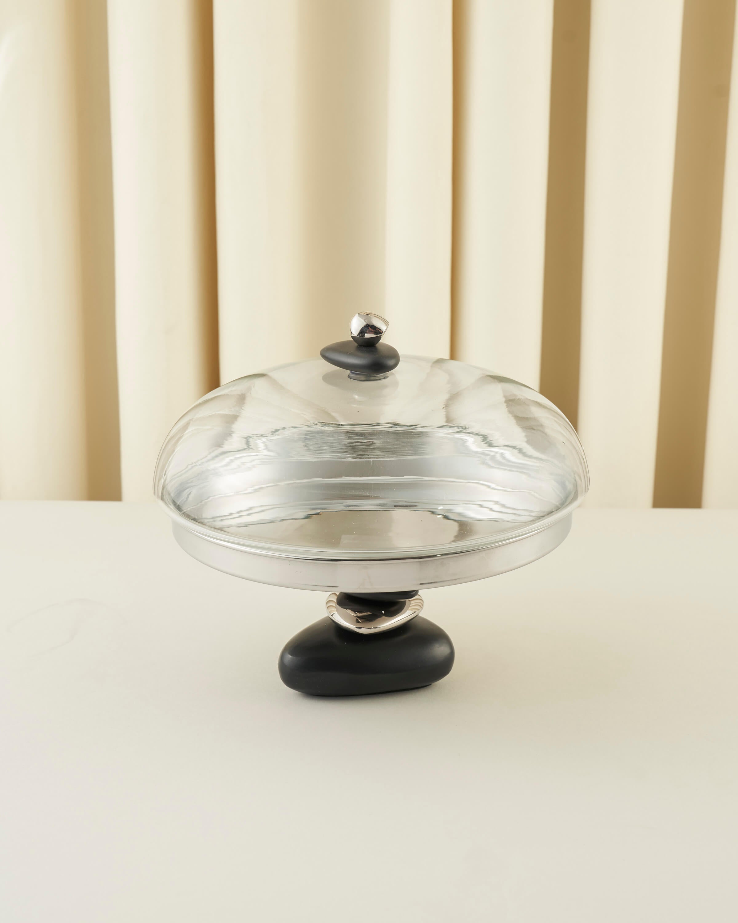 ماعون تقديم بطابع الاحجار