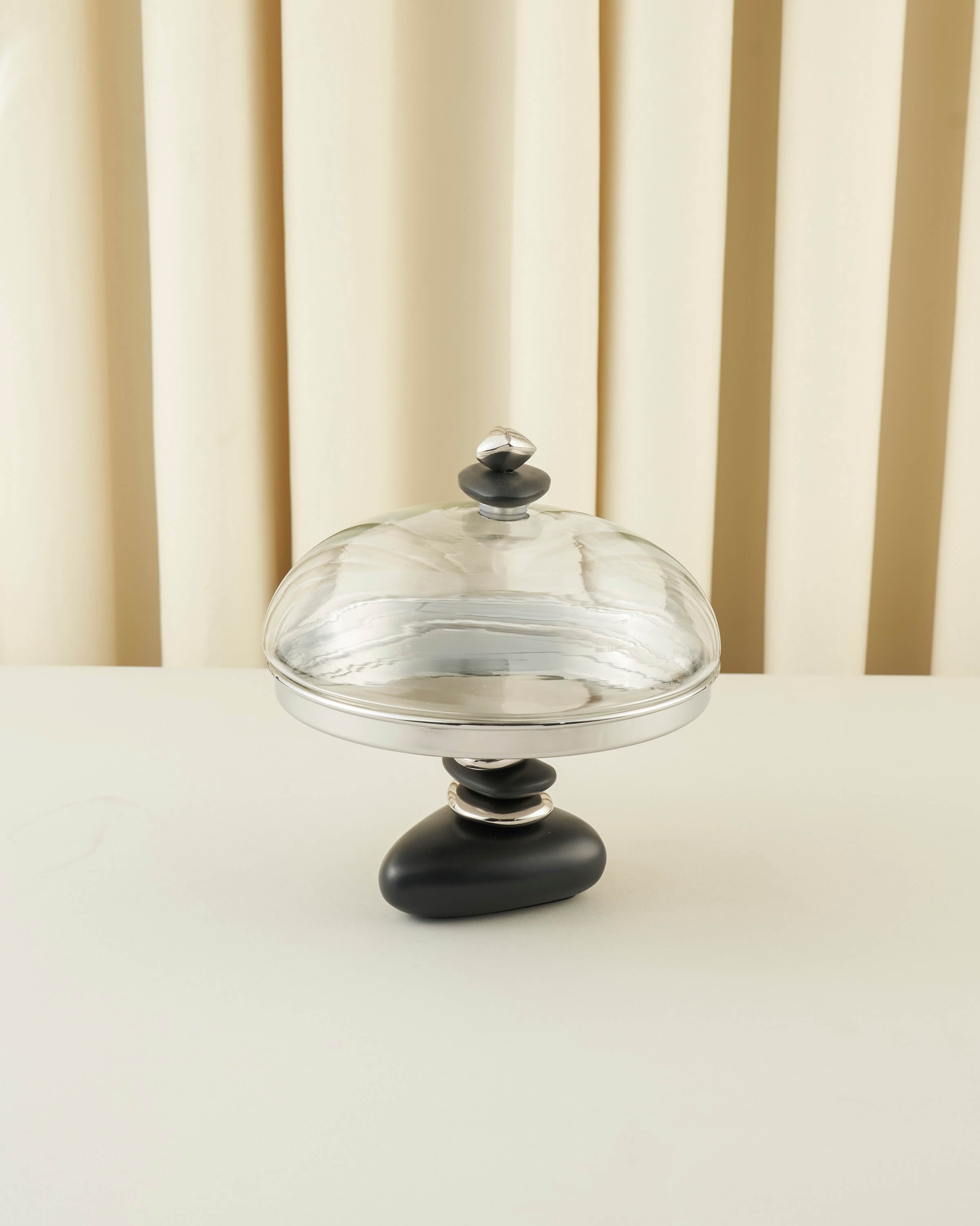 ماعون تقديم بطابع الاحجار