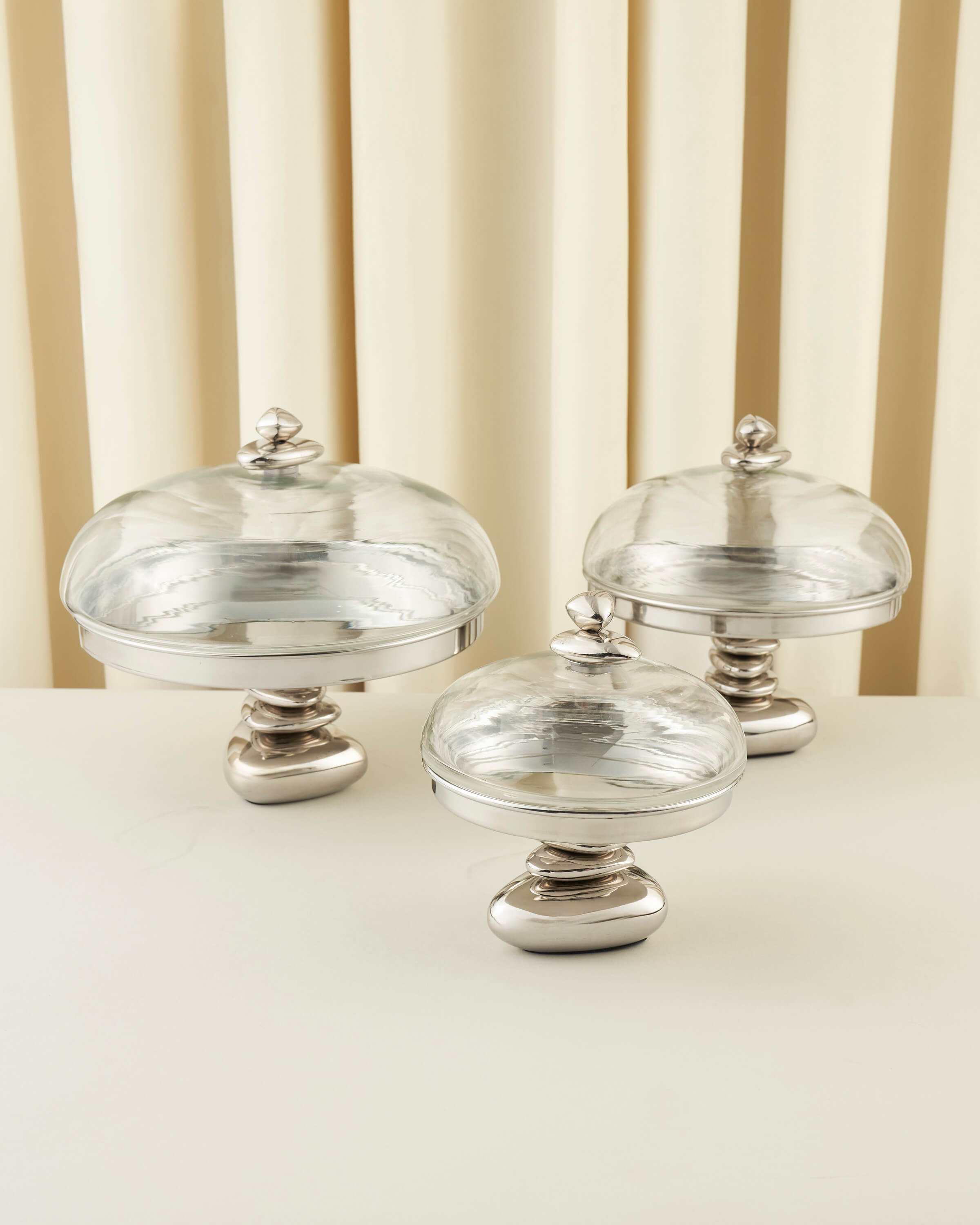 ماعون تقديم بطابع الاحجار