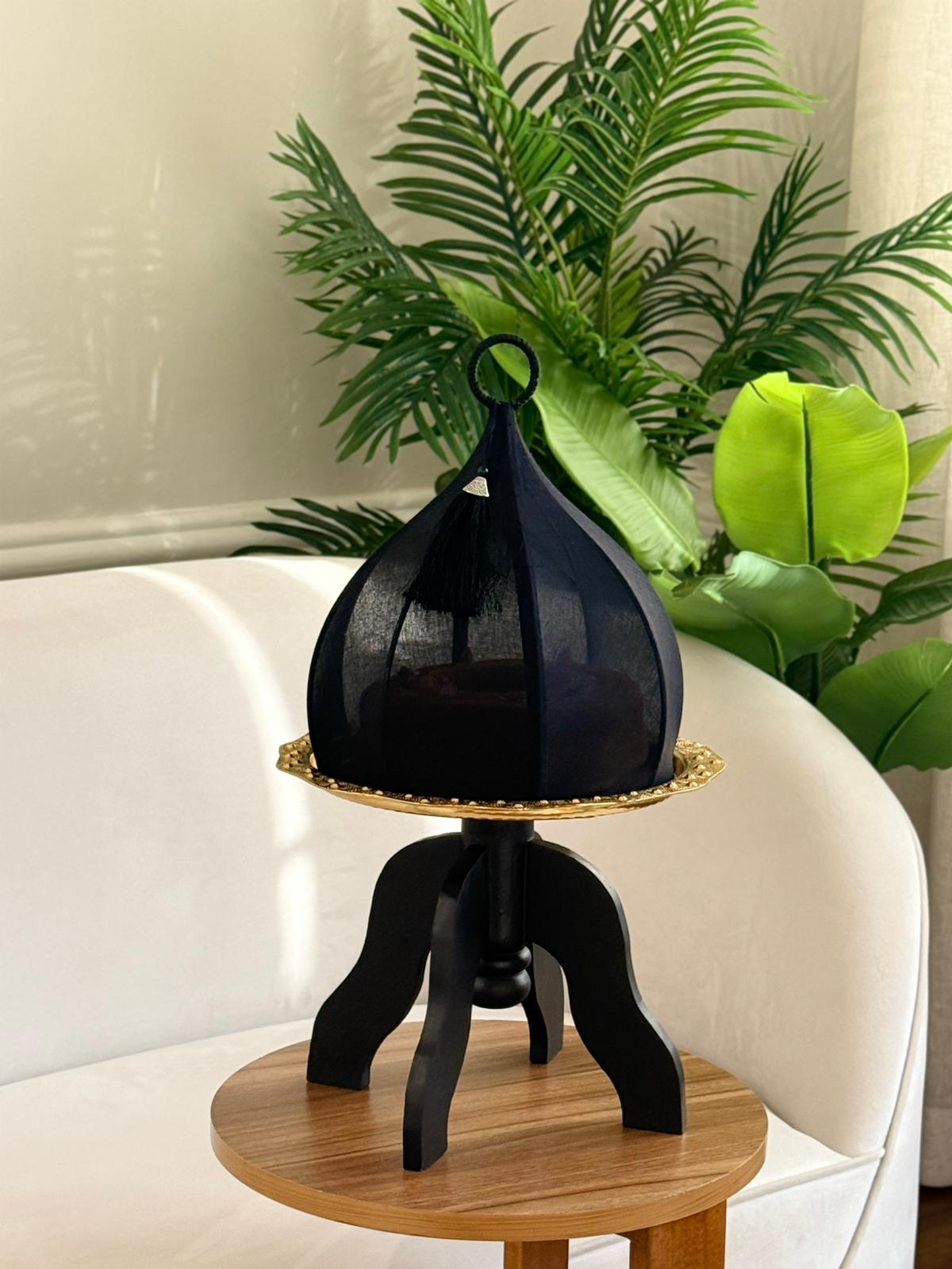 ماعون حلويات وكيك مع قاعدة وغطاء خام لينن