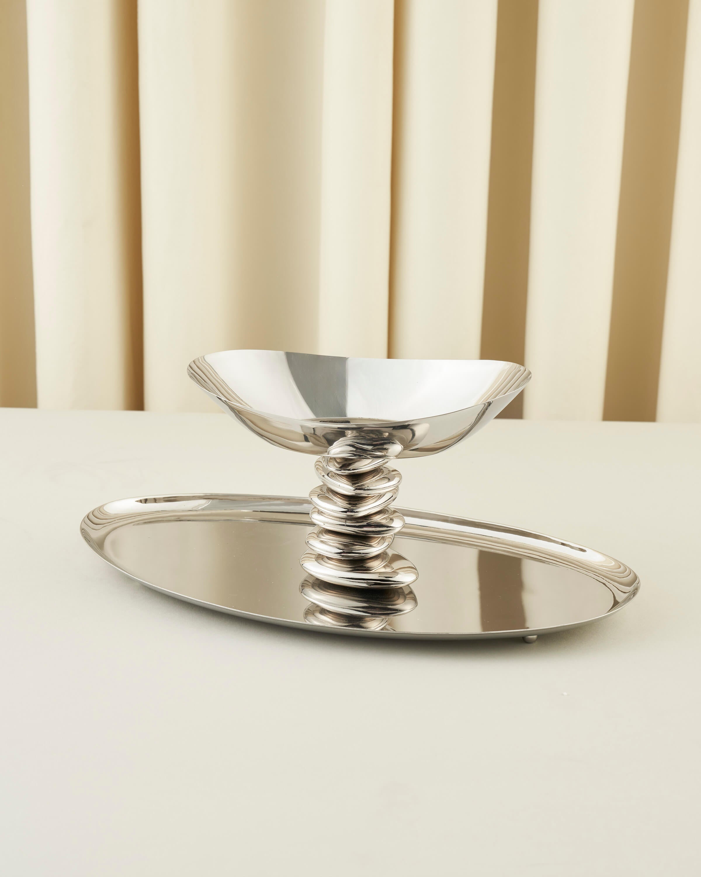 ماعون تقديم  بطابع الاحجار